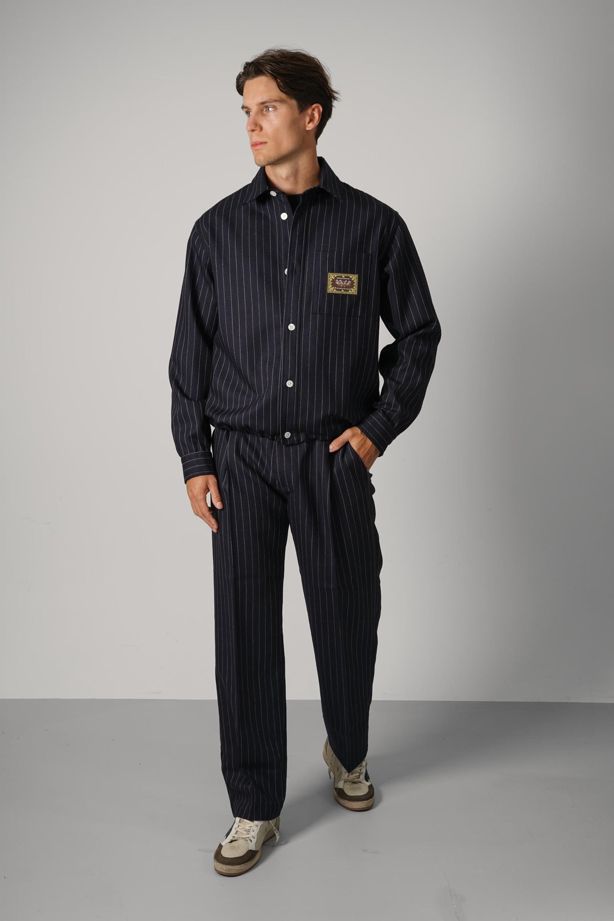Drôle de Monsieur Stripped Single Pleat Pants – Navy