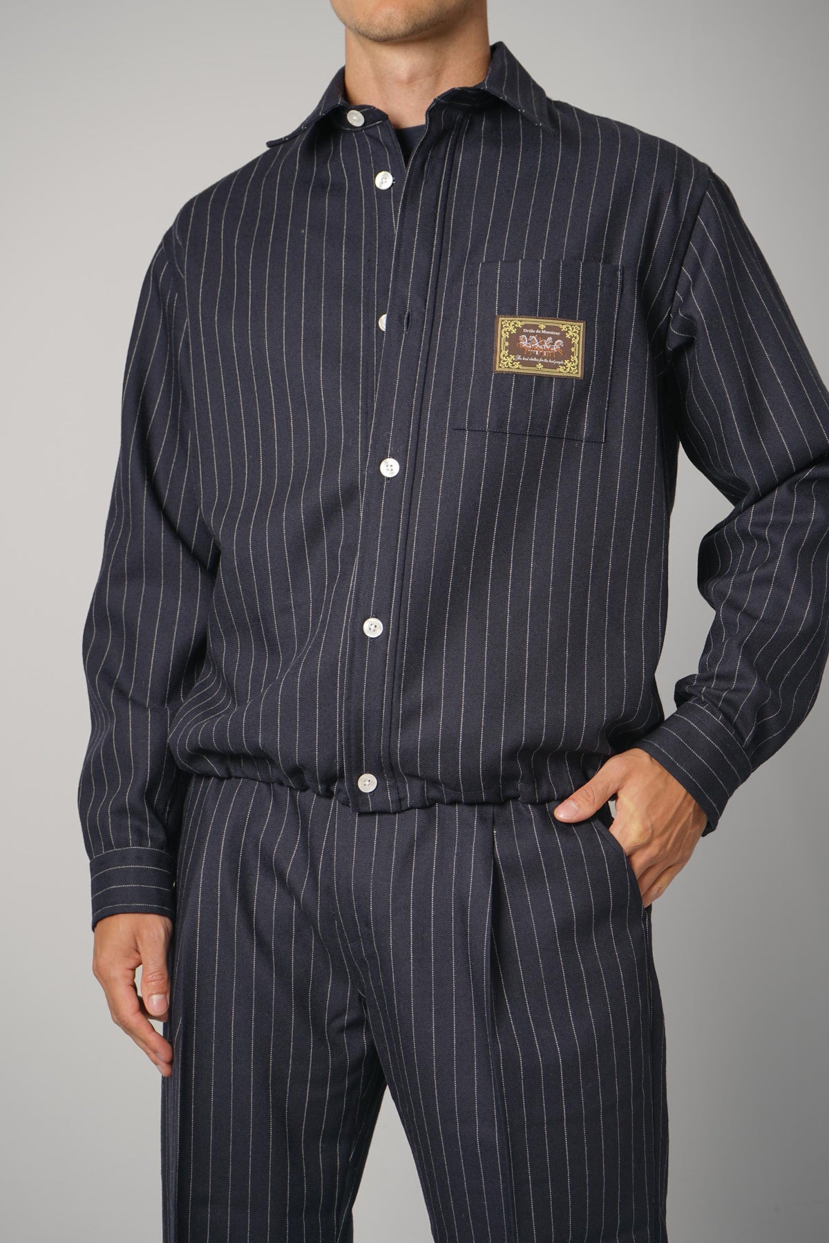Drôle de Monsieur Elasticated Hem Shirt – Navy