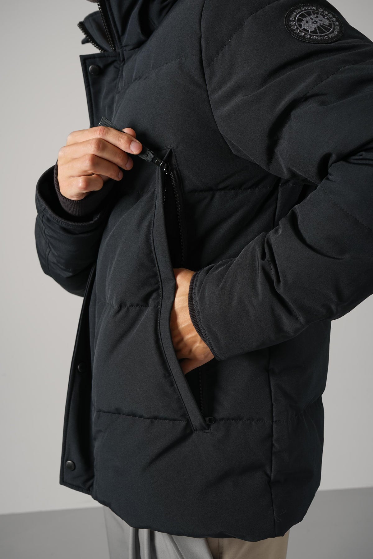 Canada Goose Wyndham Parka CR Black Label – Black