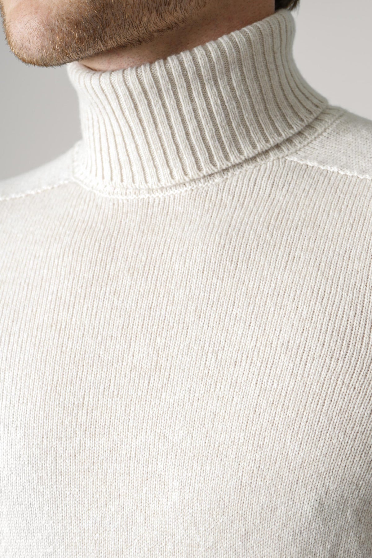 Gran Sasso Turtle Neck – Beige