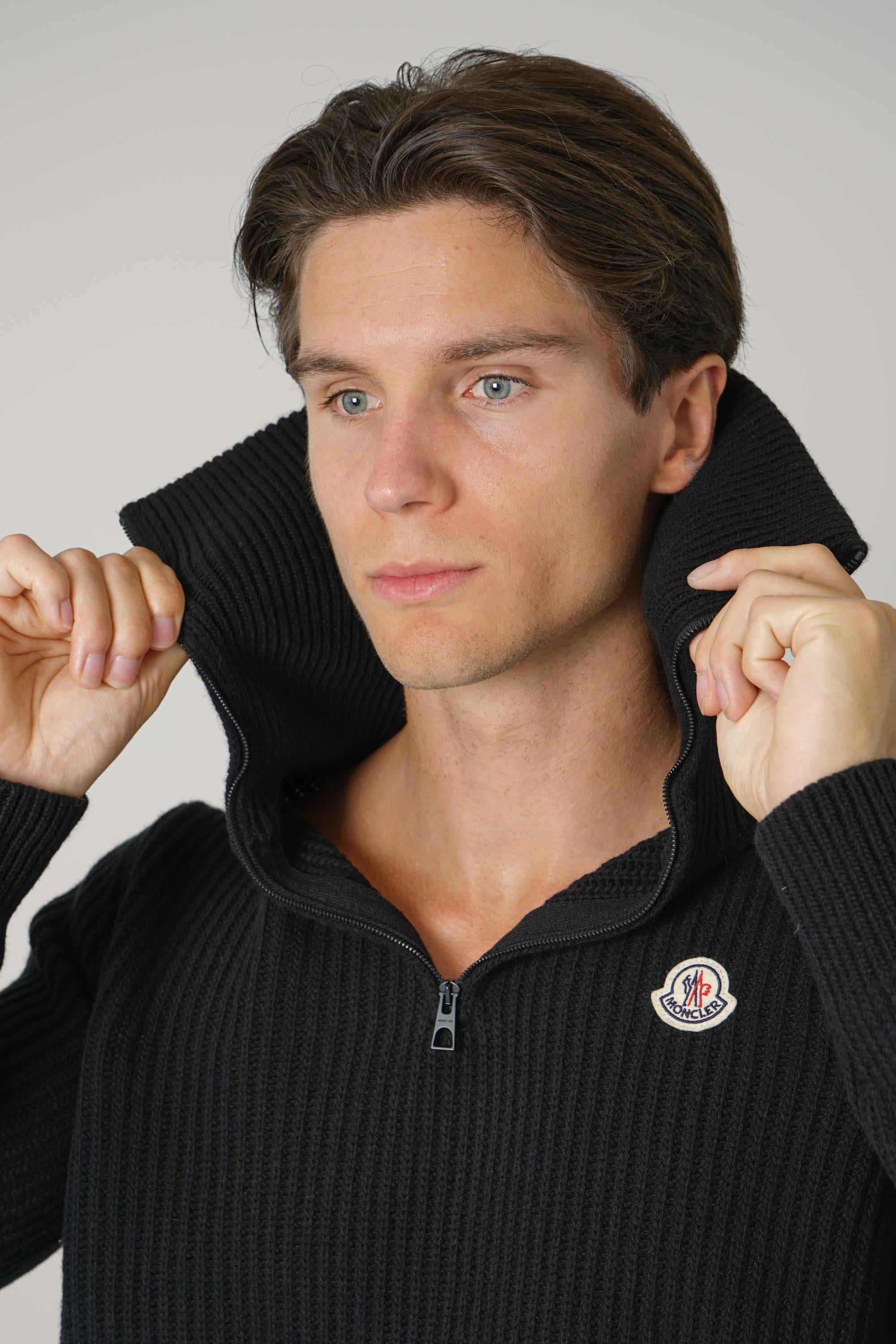 T-Neck – 999