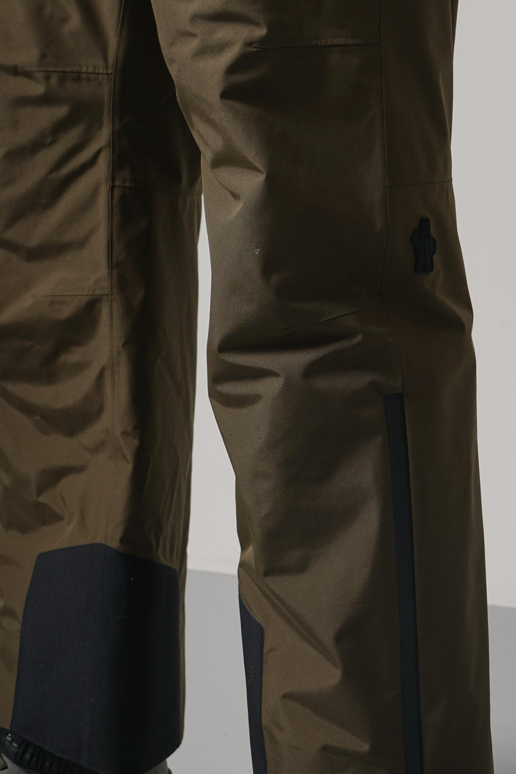 Moncler Grenoble Ski Trousers – 824 green