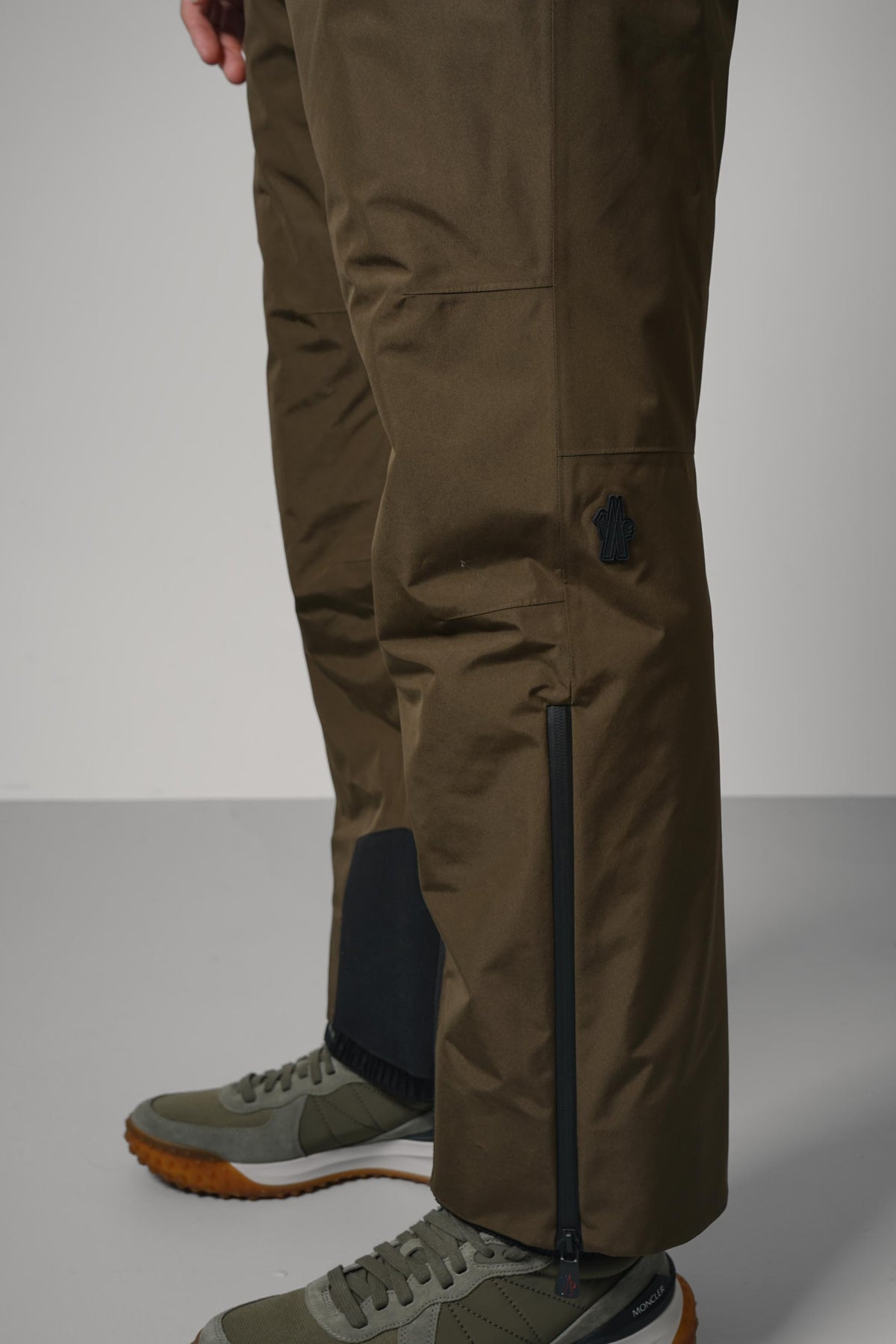 Moncler Grenoble Ski Trousers – 824 green