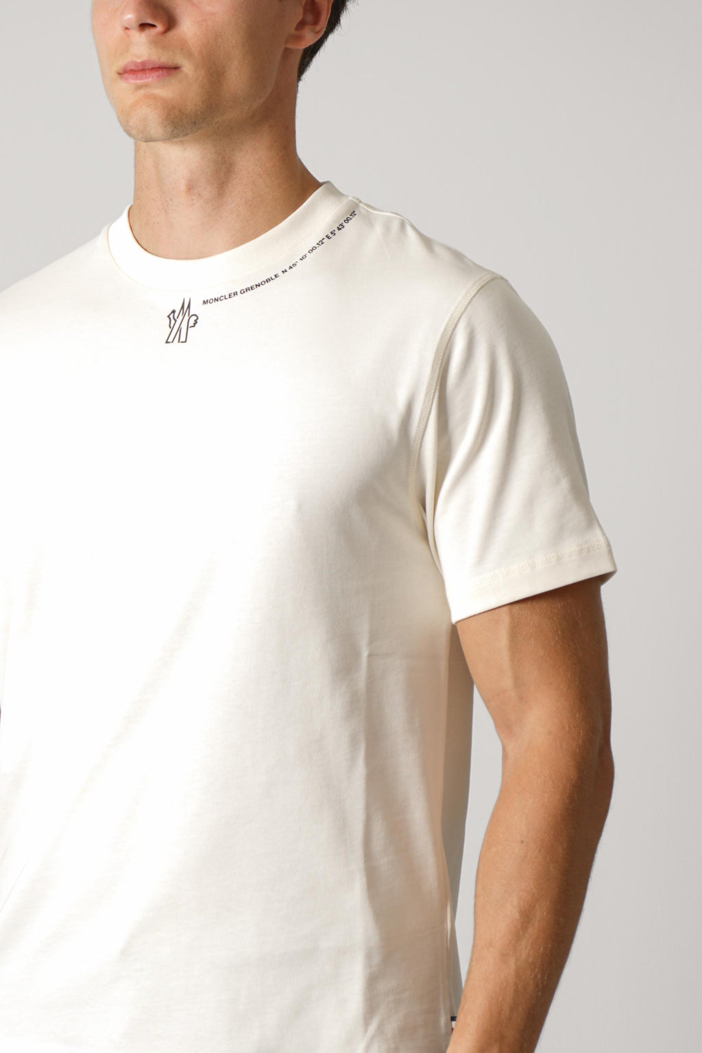 Moncler Grenoble T-shirt – 041 (89AZ9) offwhite