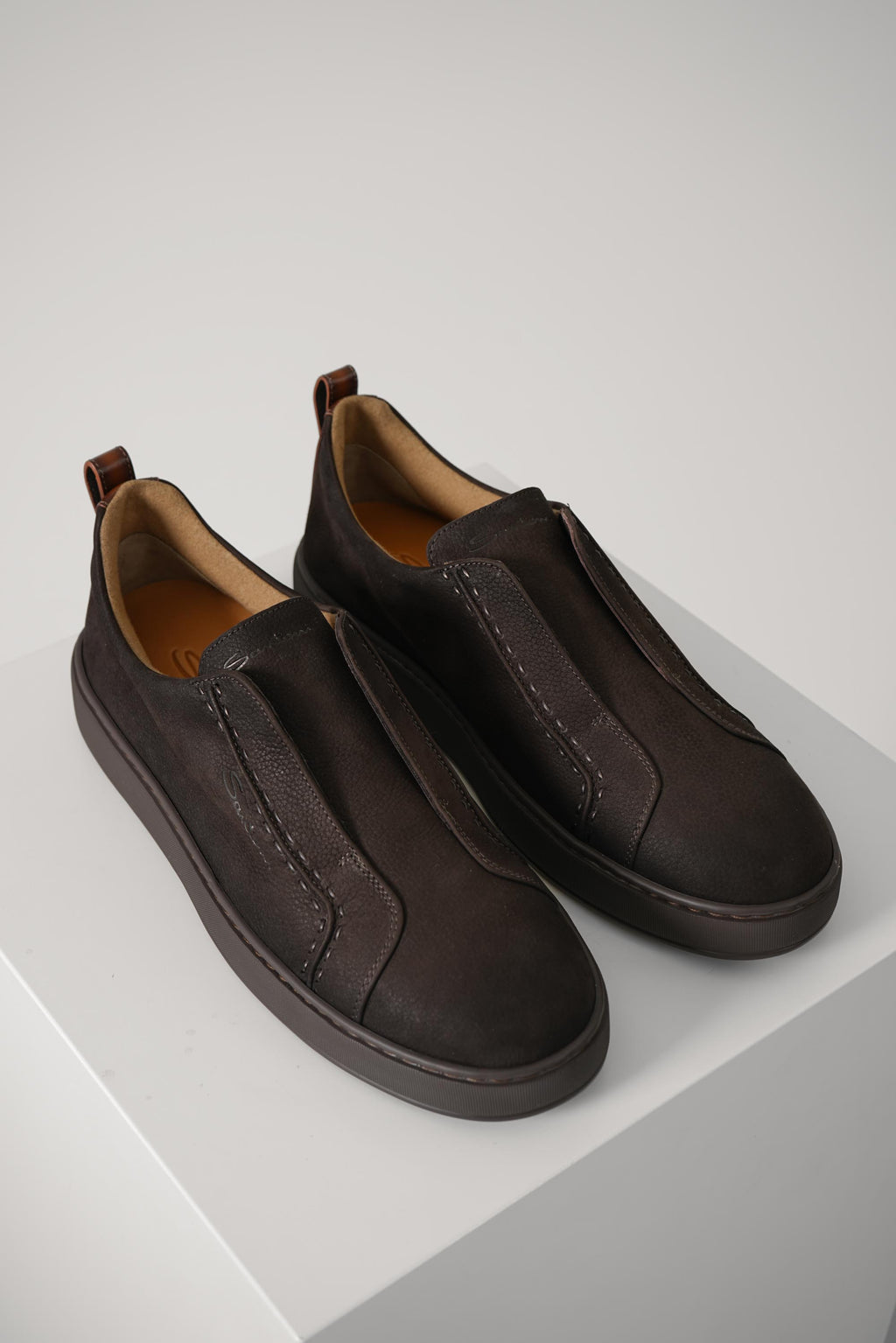 Victoryl26-C – Dark Brown