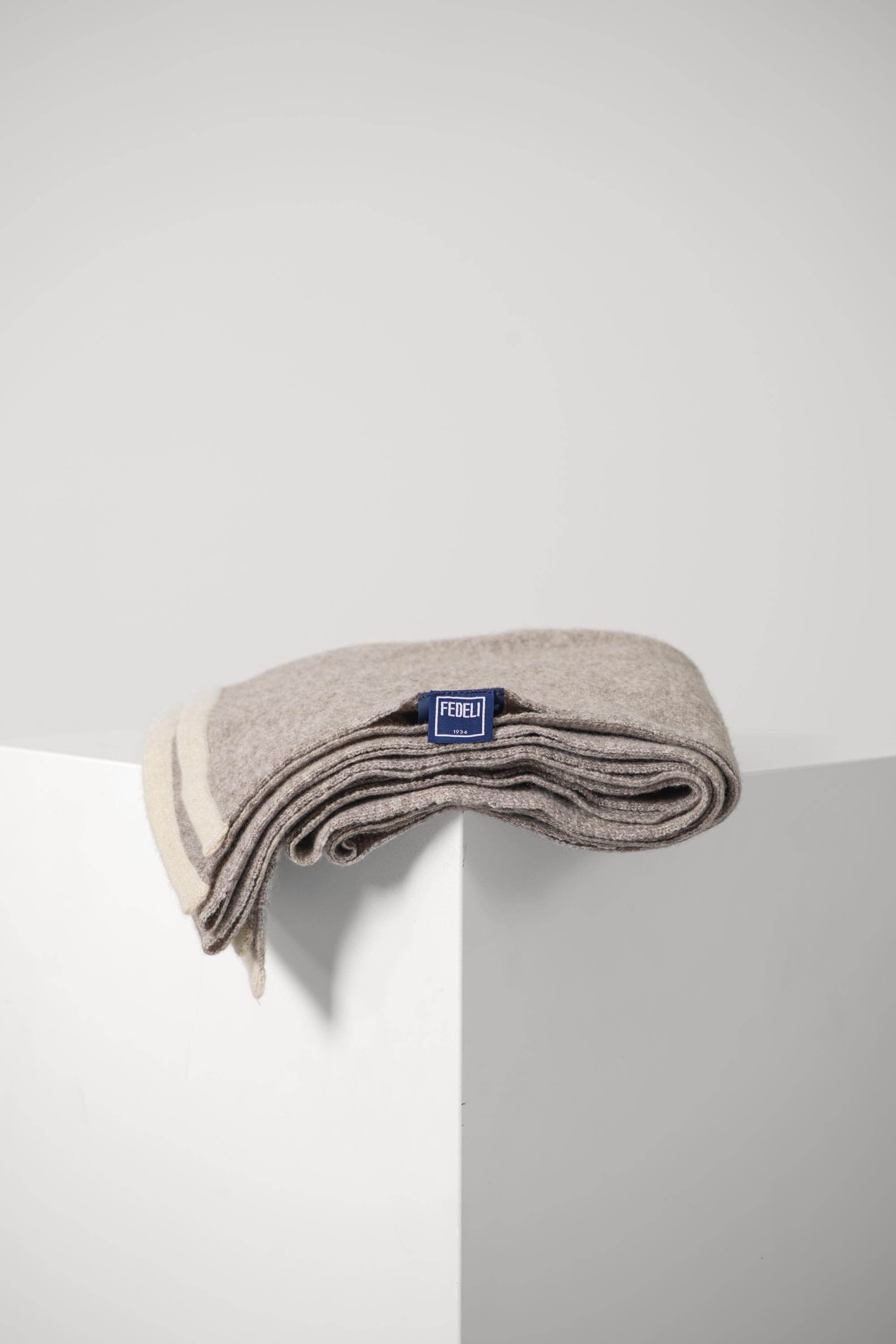 Open Cashmere Scarf – Corda/Platino