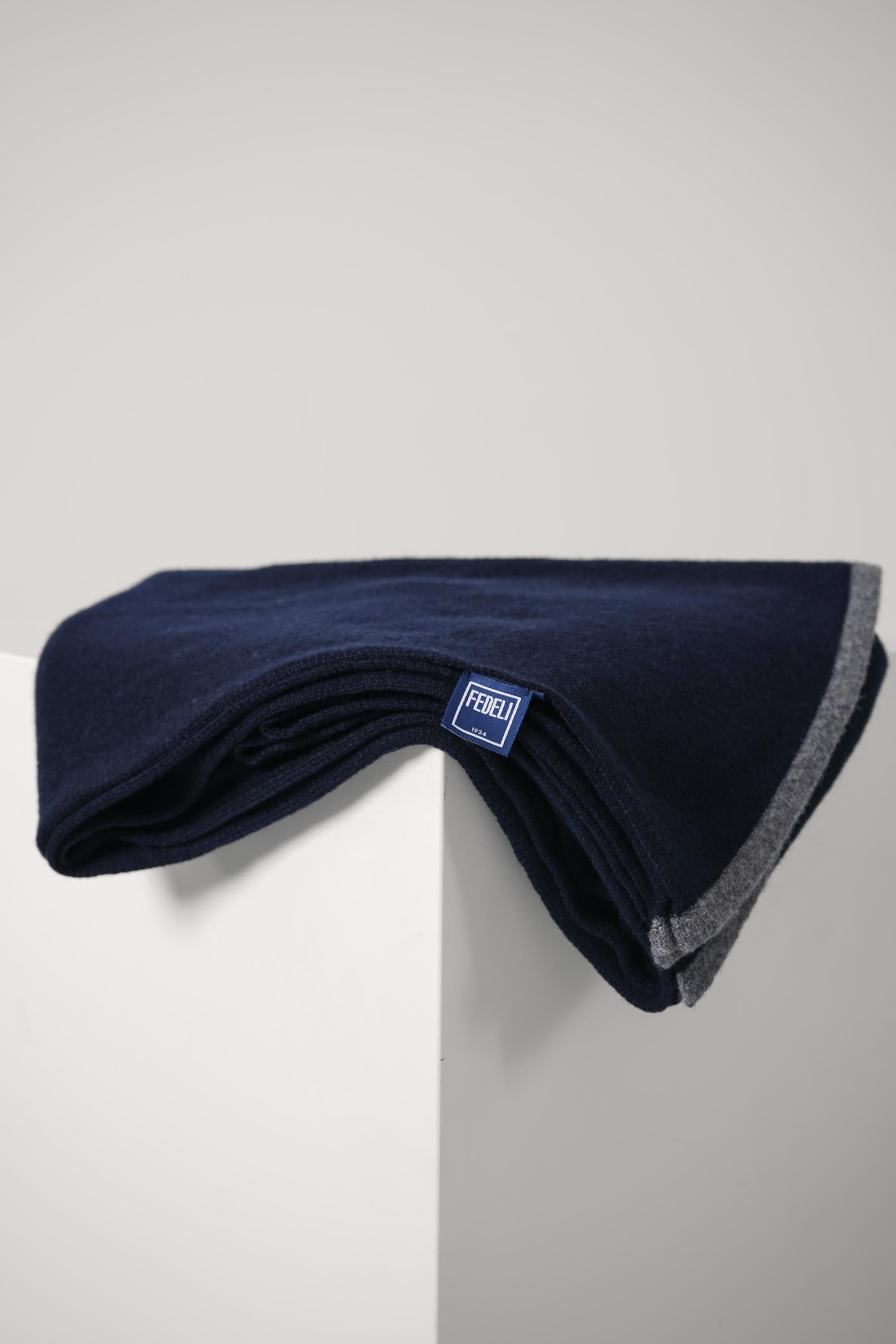 Open Cashmere Scarf – Blue Scuro/Stone