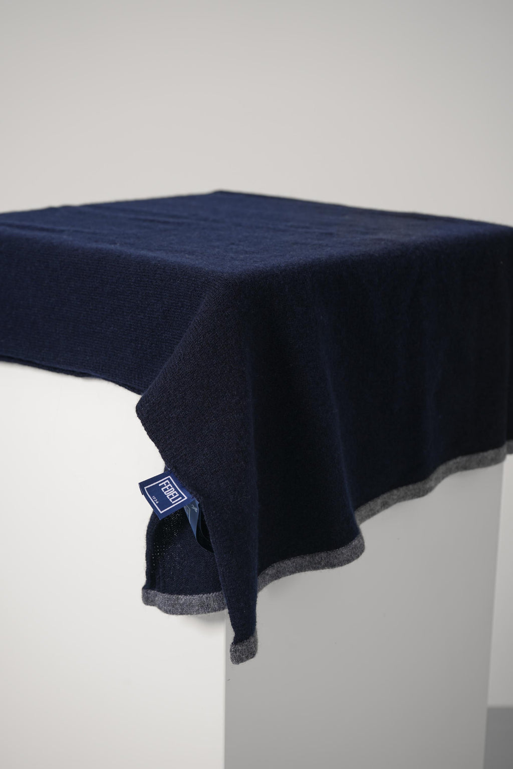Open Cashmere Scarf – Blue Scuro/Stone