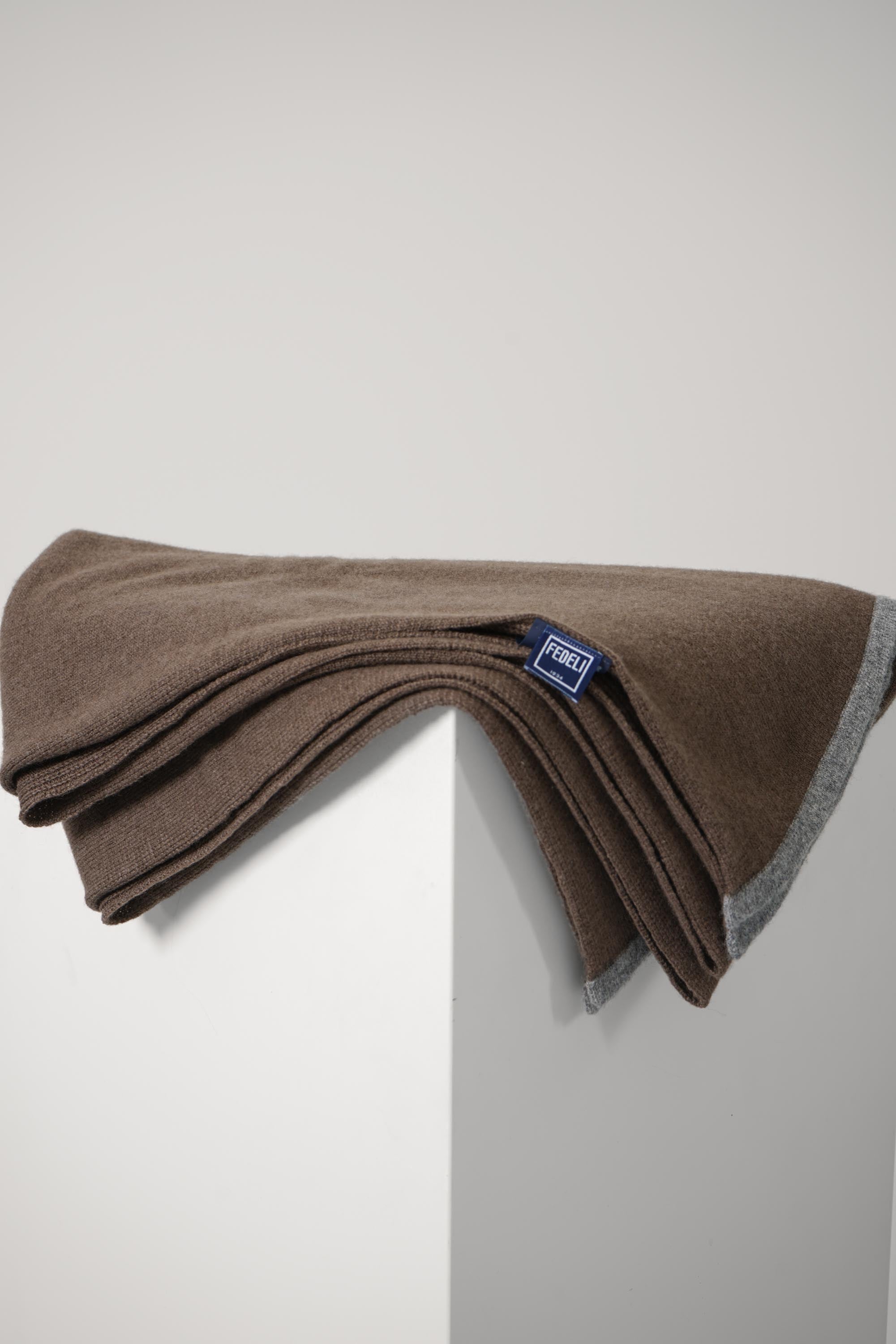 Open Cashmere Scarf – Koala/Flannel