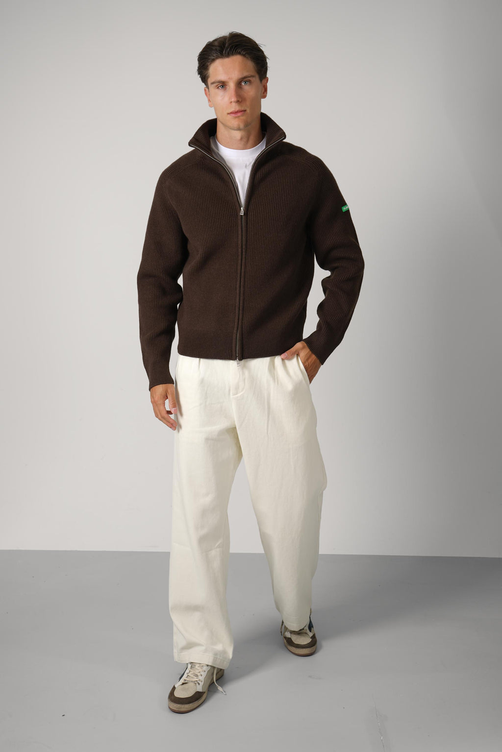 Flaneur Badge Knit Cardigan – Brown