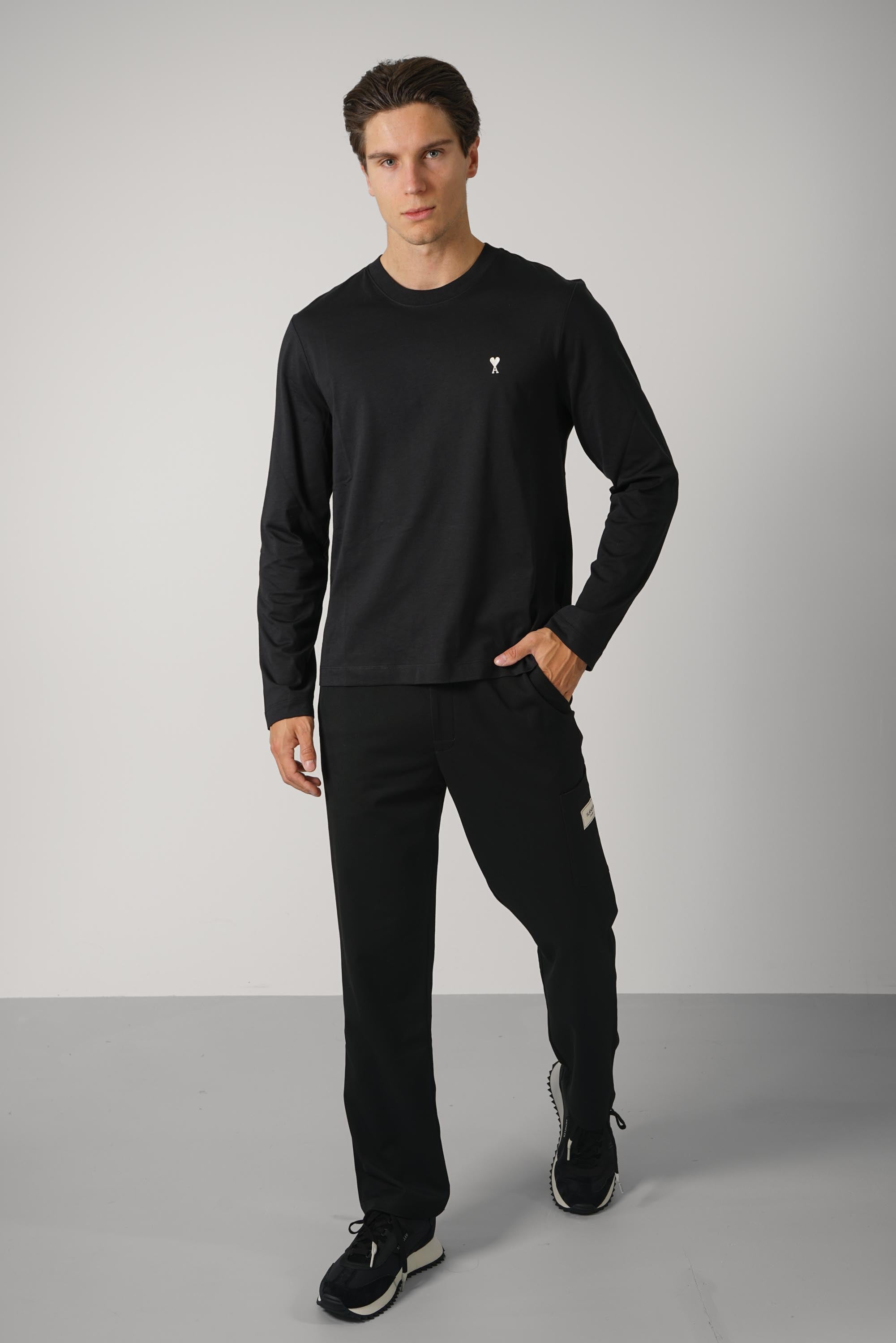 Long Sleeves T-Shirt with Contrasted Ami de Coeur – Black/White Cream
