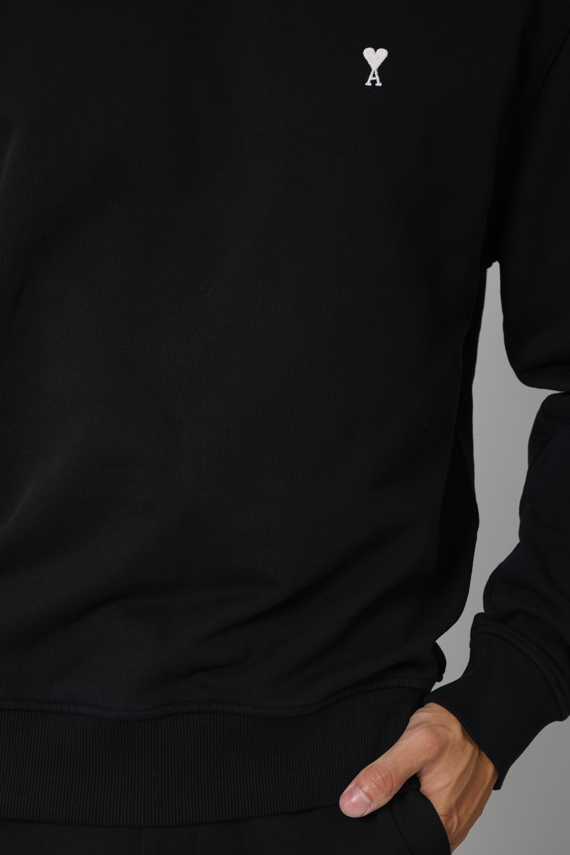 Sweatshirt with Contrasted Ami de Coeur – Black/White Cream