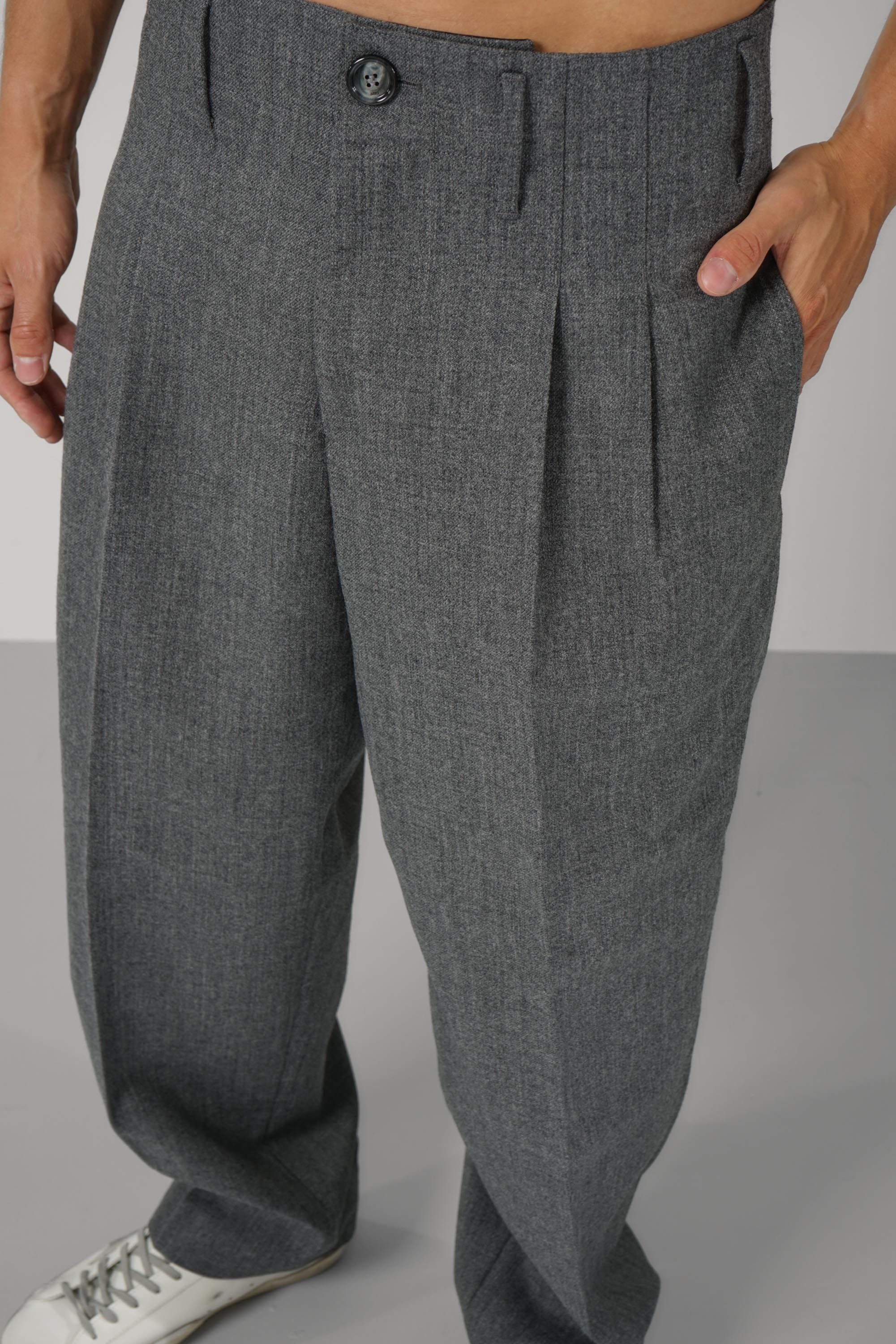 Zuit Trousers with 2 Pleats – Carbon Grey