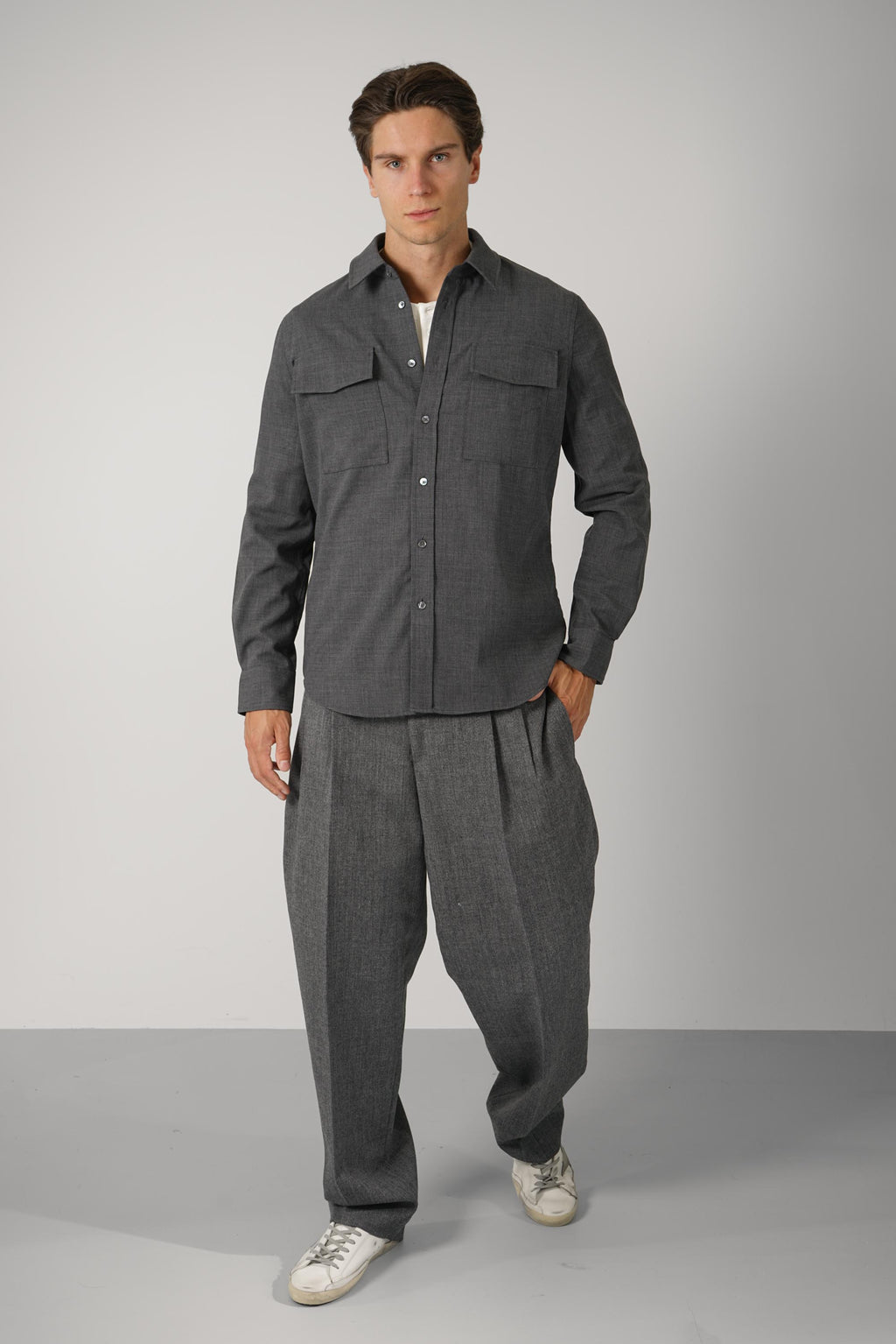Zuit Trousers with 2 Pleats – Carbon Grey