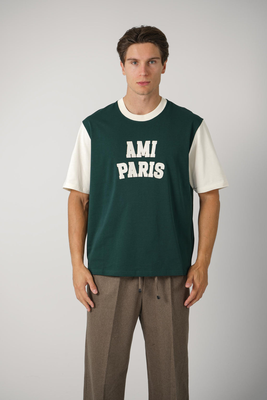 T-Shirt with Ami Paris Felt Embroidery – Bottle Green/Ivory