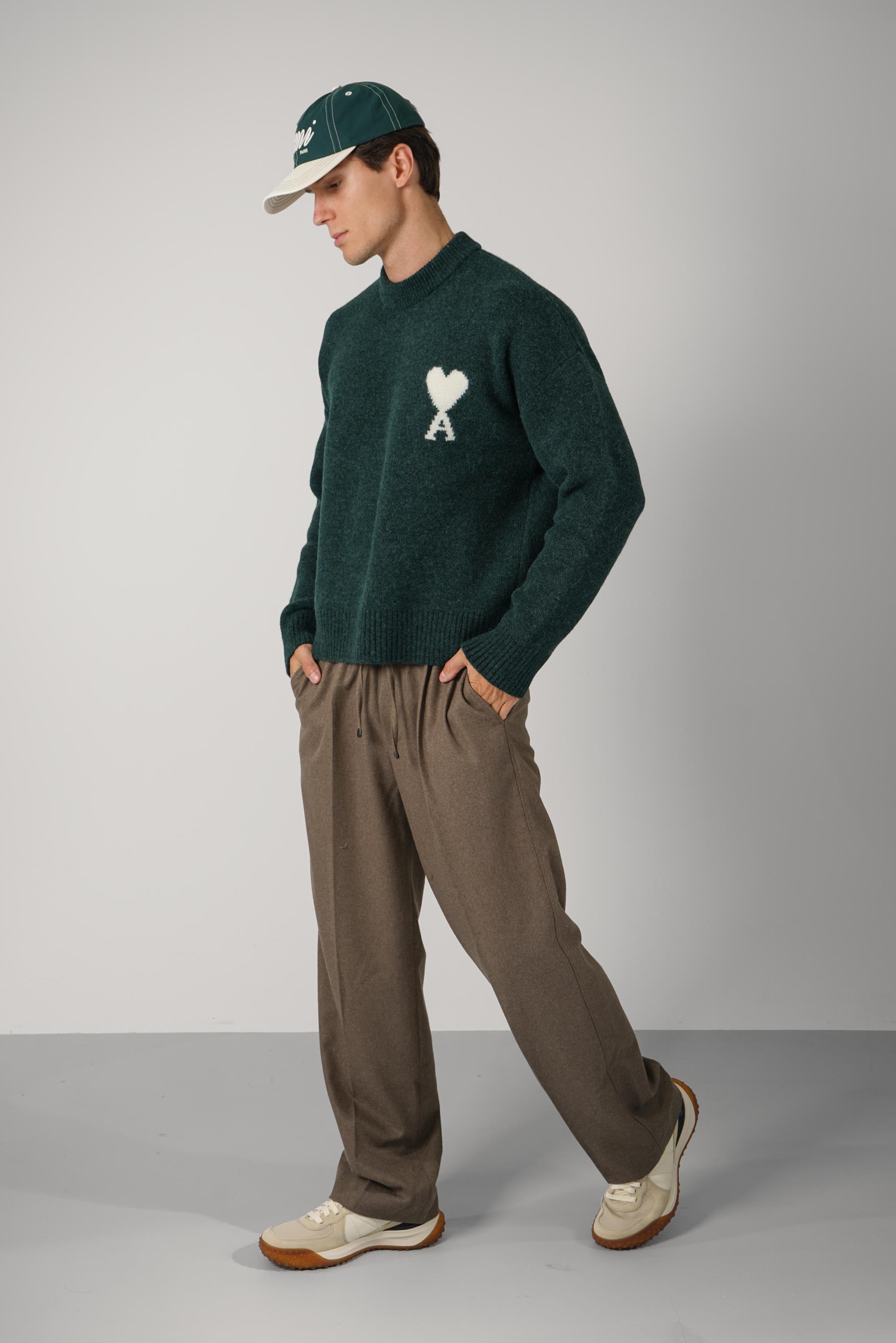 Crewneck Sweater with Ami de Coeur – Bottle Green/Ecru