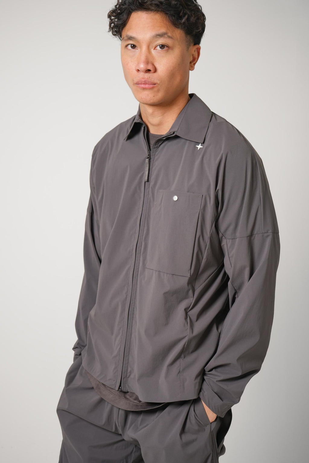 1200016 Stone Island Stellina Comfort-Fit Zip Up Overshirt Charcoal Grey