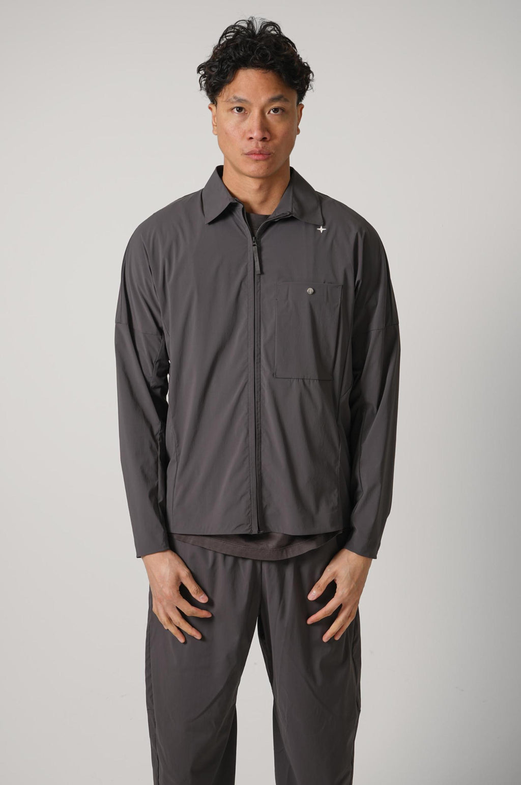 1200016 Stone Island Stellina Comfort-Fit Zip Up Overshirt Charcoal Grey