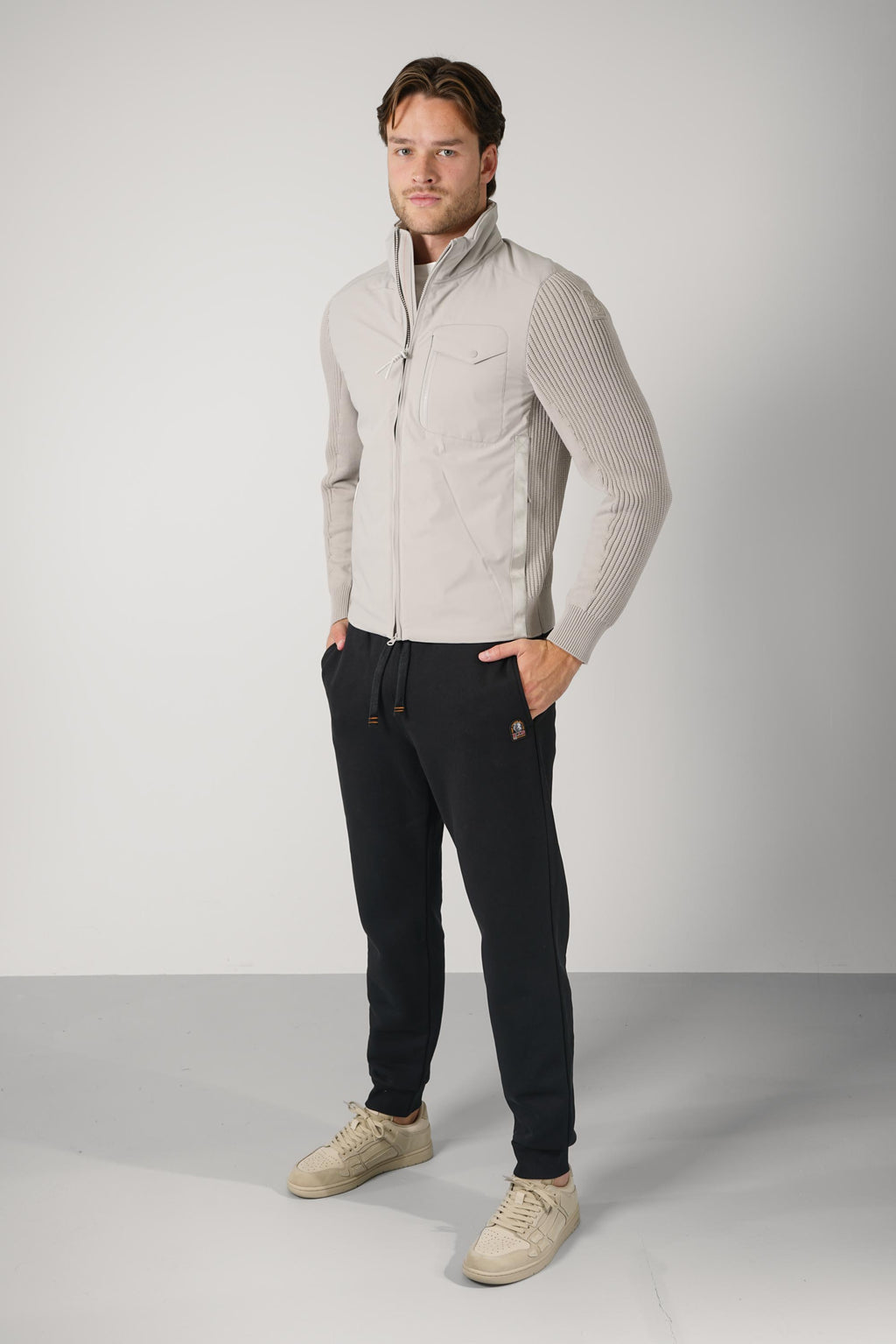 Makalu – Black