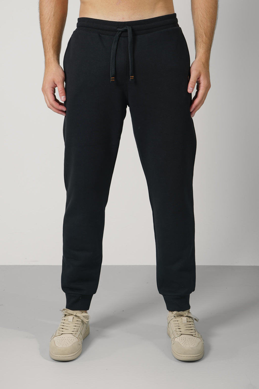 Makalu – Black