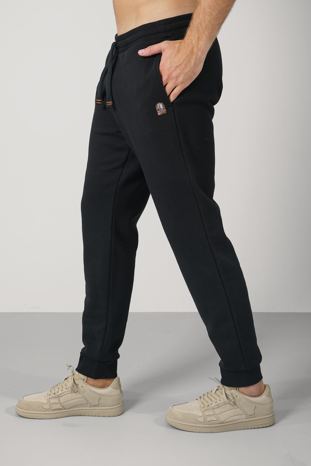 Makalu – Black