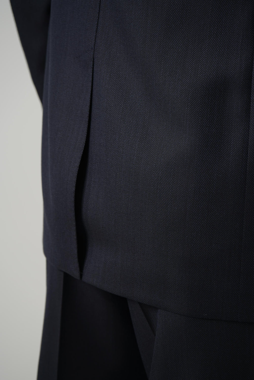 Super 120's Mouliné Herringbone Shelton Suit FL – Navy