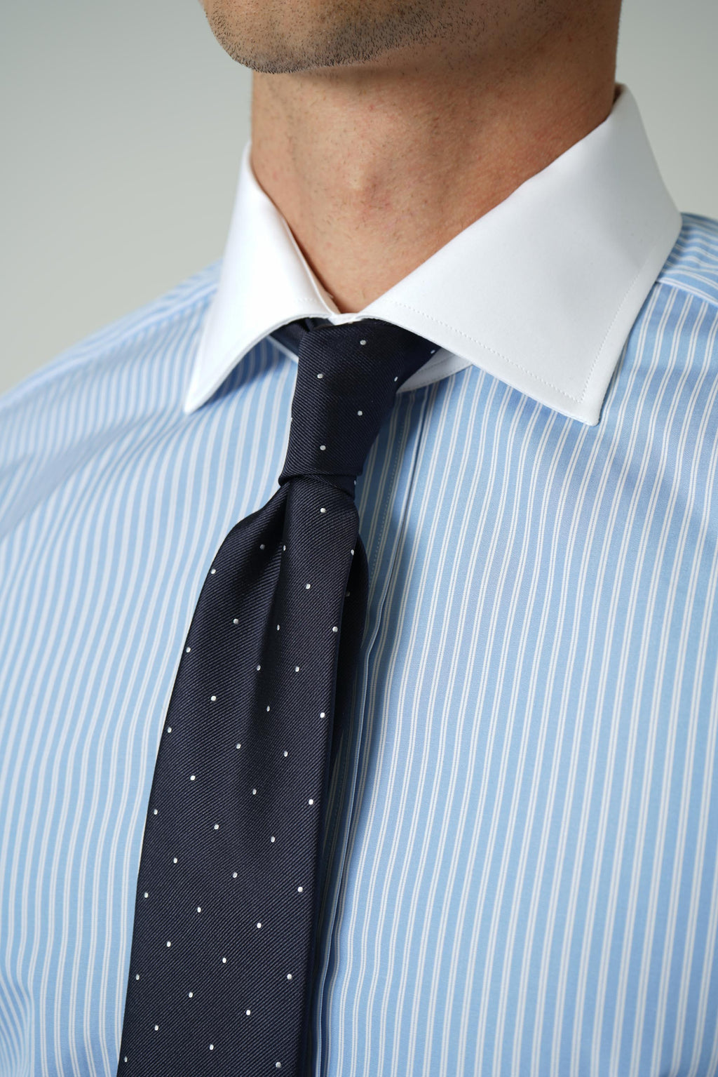 Polka Dot On Light Reps Tie 8cm – Navy