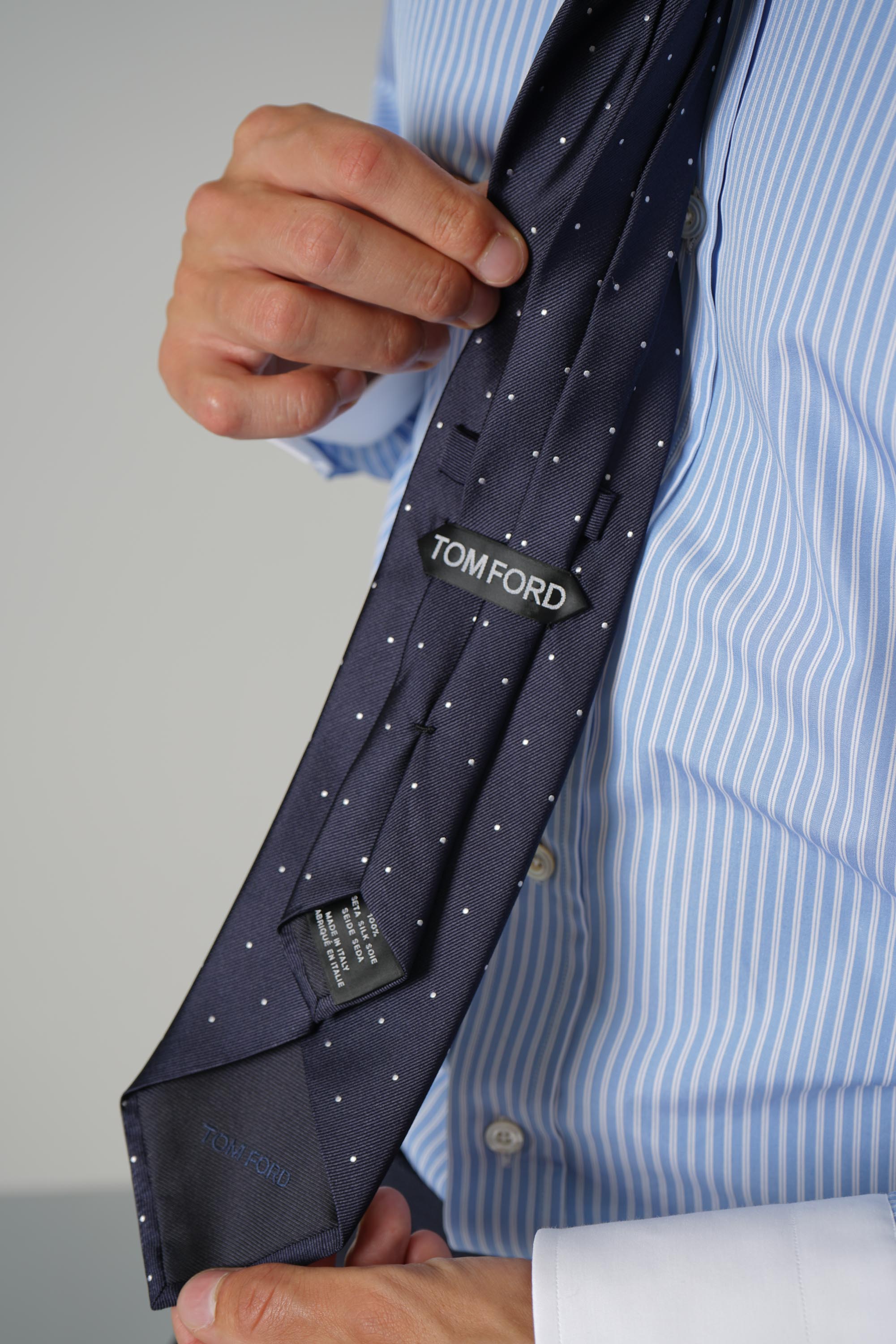 Polka Dot On Light Reps Tie 8cm – Navy