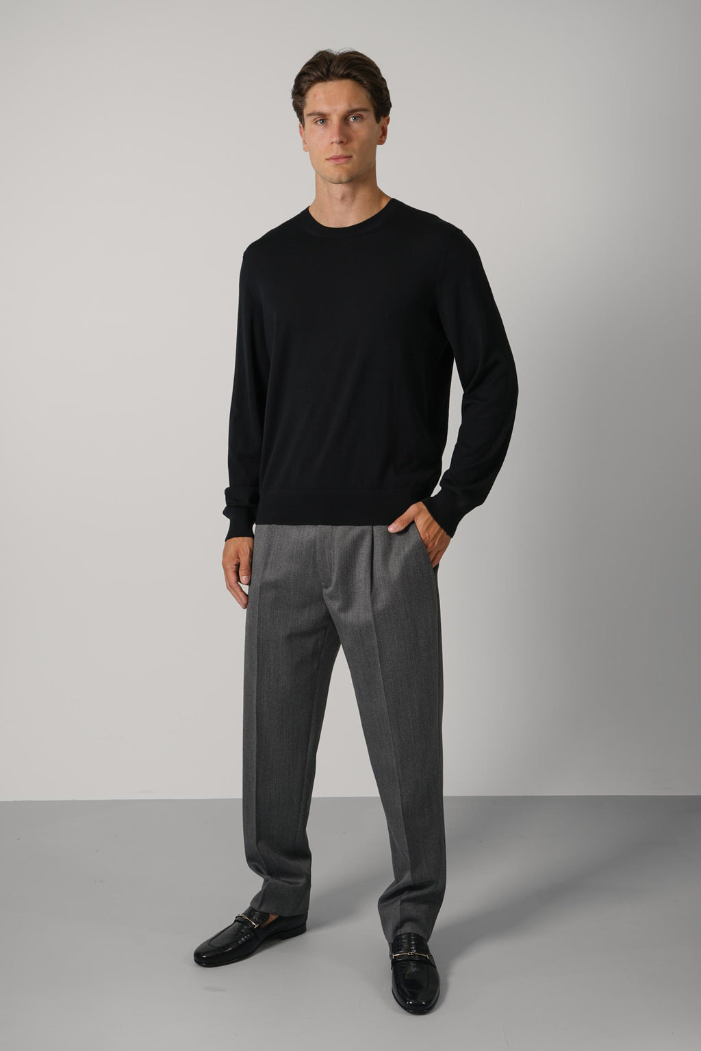 Fine Gauge Pure Wool LS Crew Neck – Black