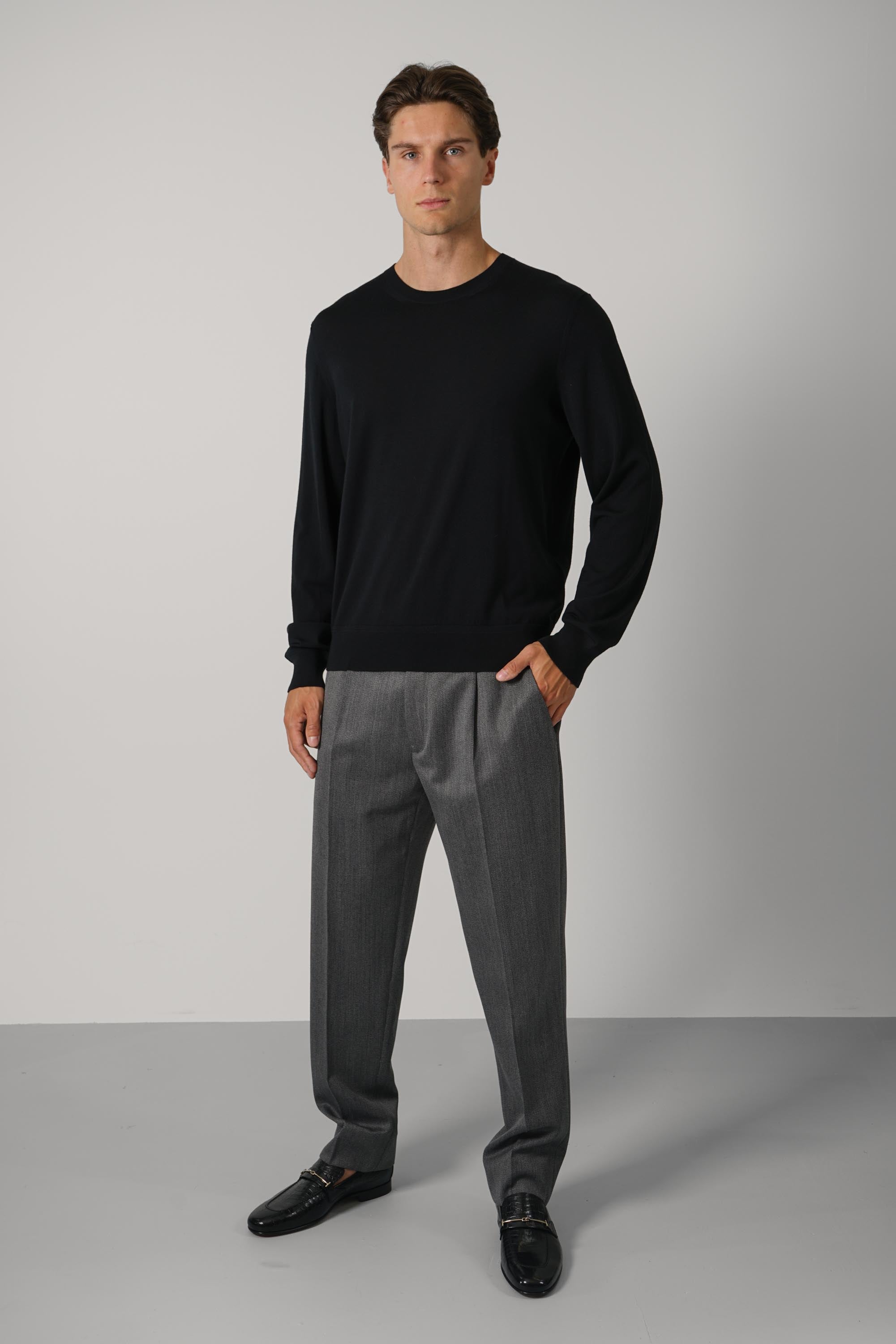 Fine Gauge Pure Wool LS Crew Neck – Black
