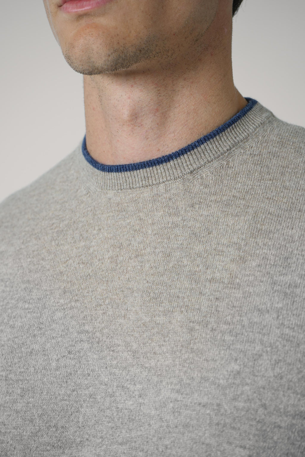 Pure Cashmere Crewneck – 545