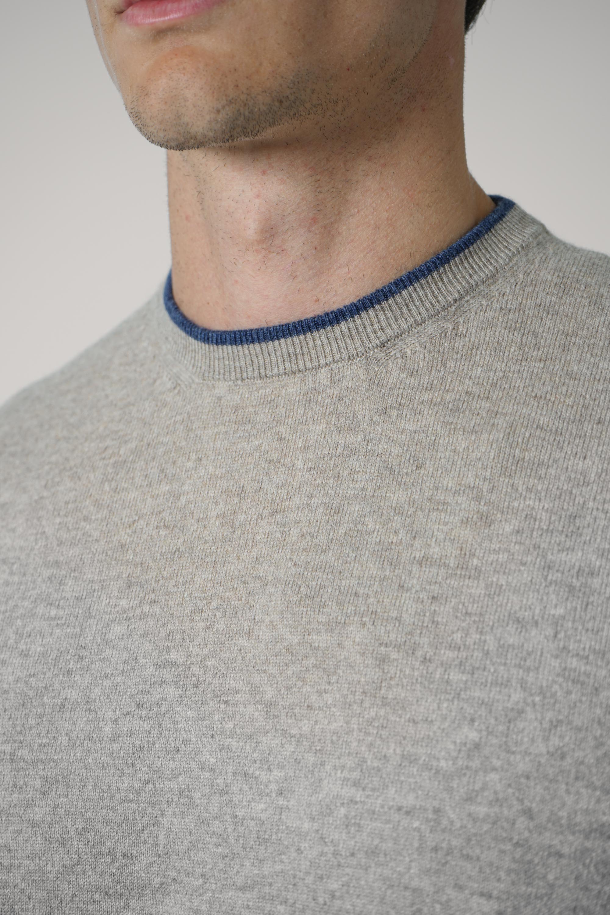 Pure Cashmere Crewneck – 545