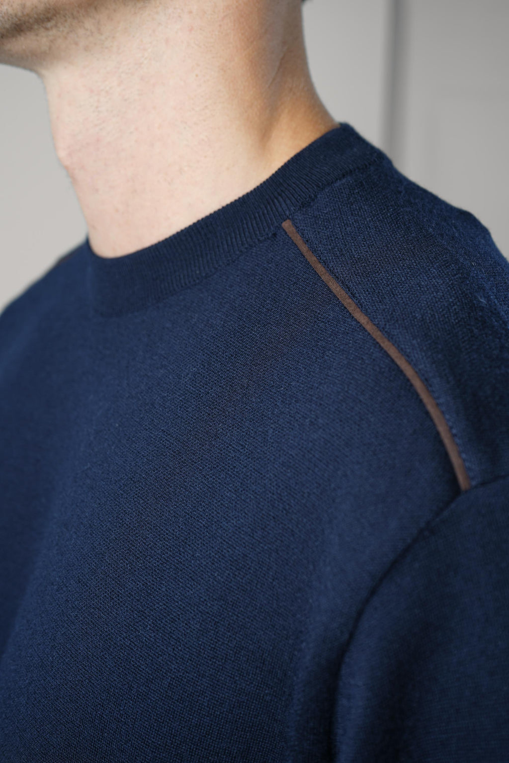 Summer Wool Crewneck With Alcantara – 050