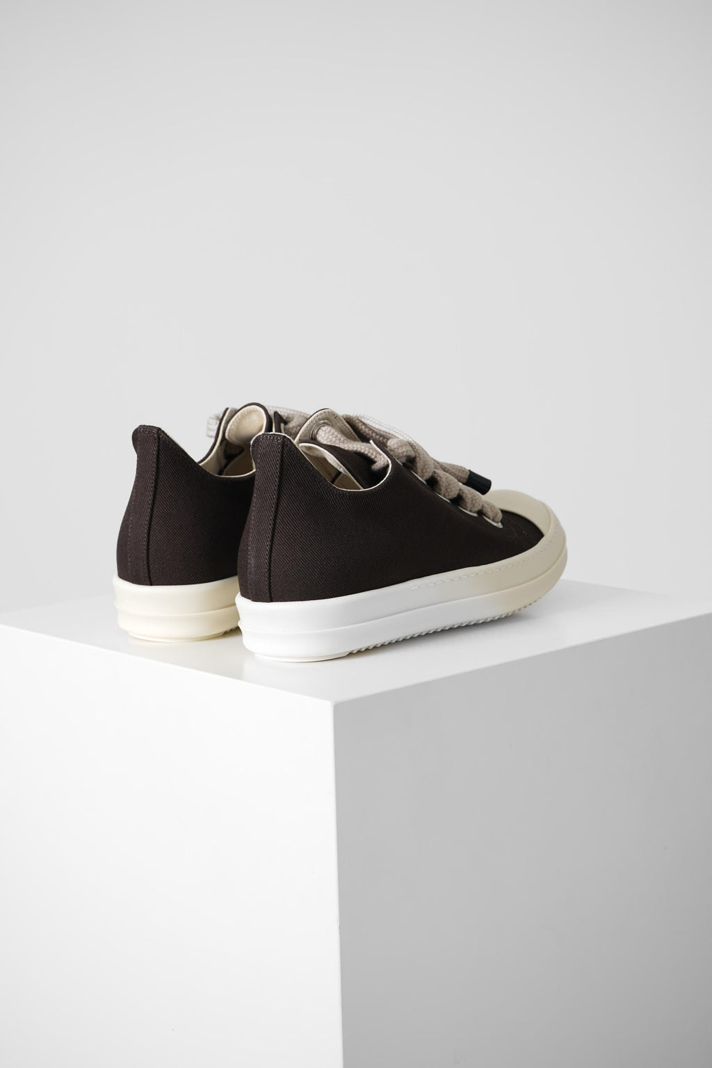 Rick Owens Jumbolace Low Sneaks – Dark Dust/Milk/Milk