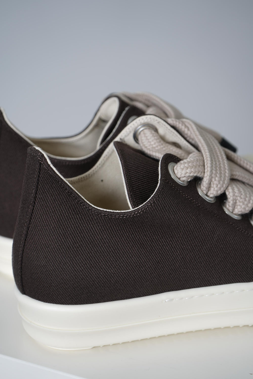 Rick Owens Jumbolace Low Sneaks – Dark Dust/Milk/Milk