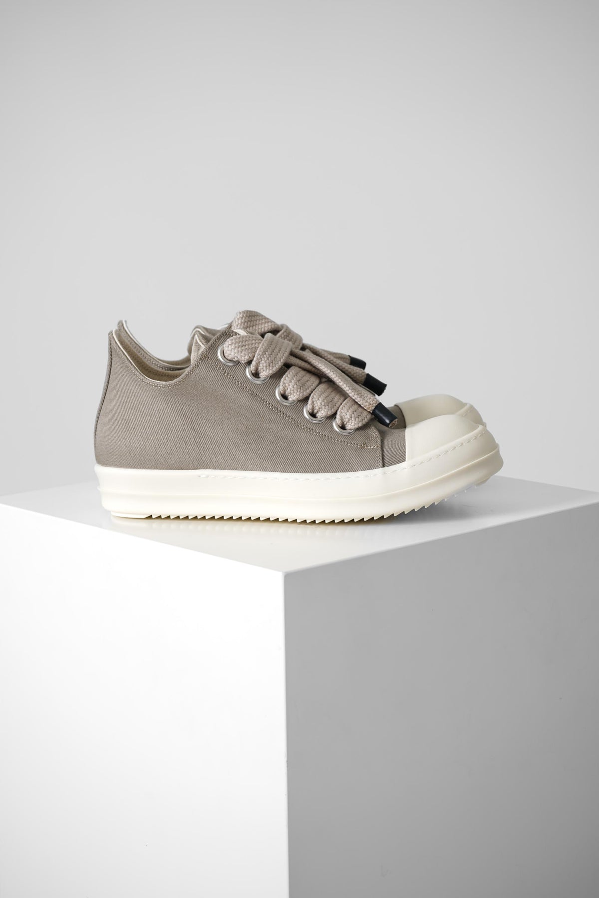 Rick Owens Jumbolace Low Sneaks – Mineral/Milk/Milk