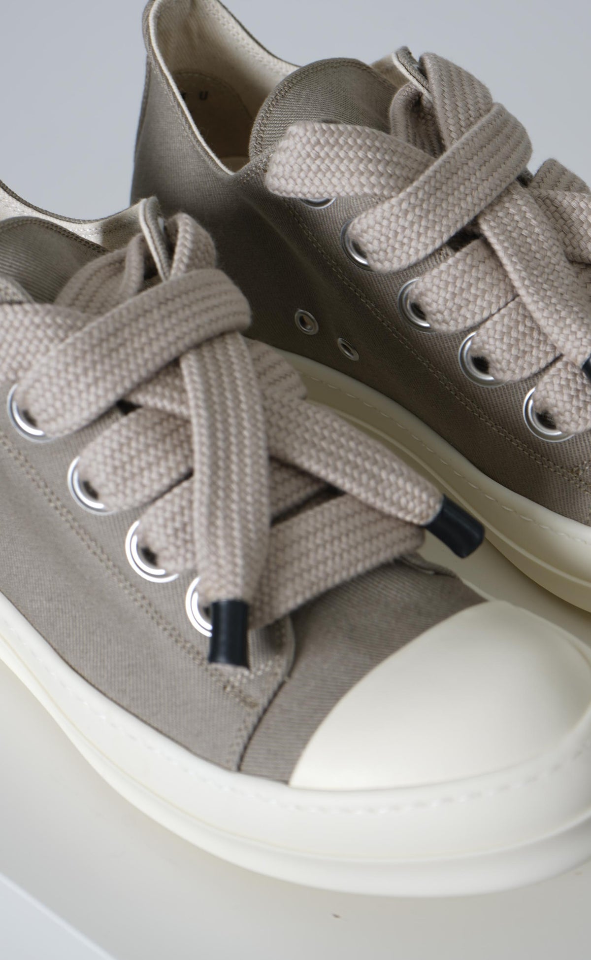 Rick Owens Jumbolace Low Sneaks – Mineral/Milk/Milk