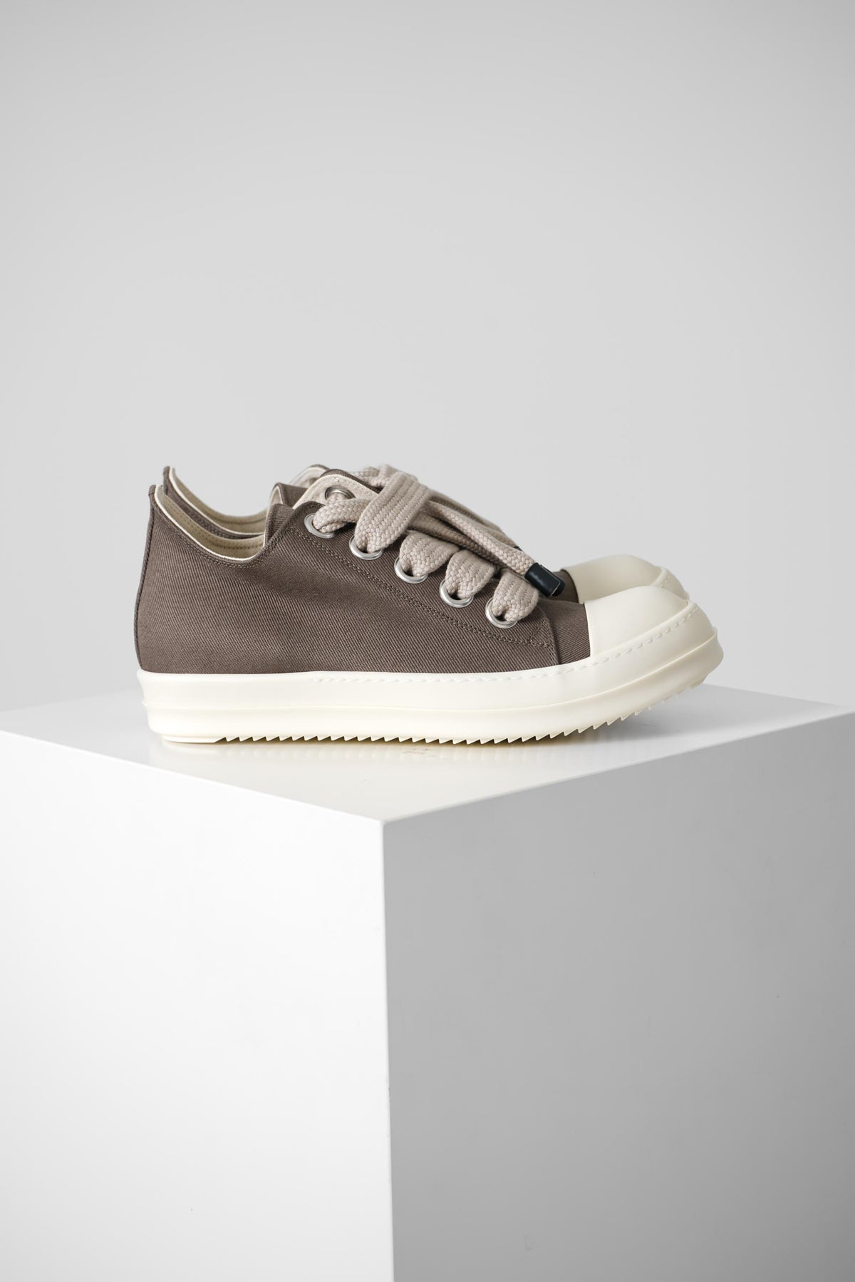 Rick Owens Jumbolace Low Sneaks – Dust/Milk/Milk