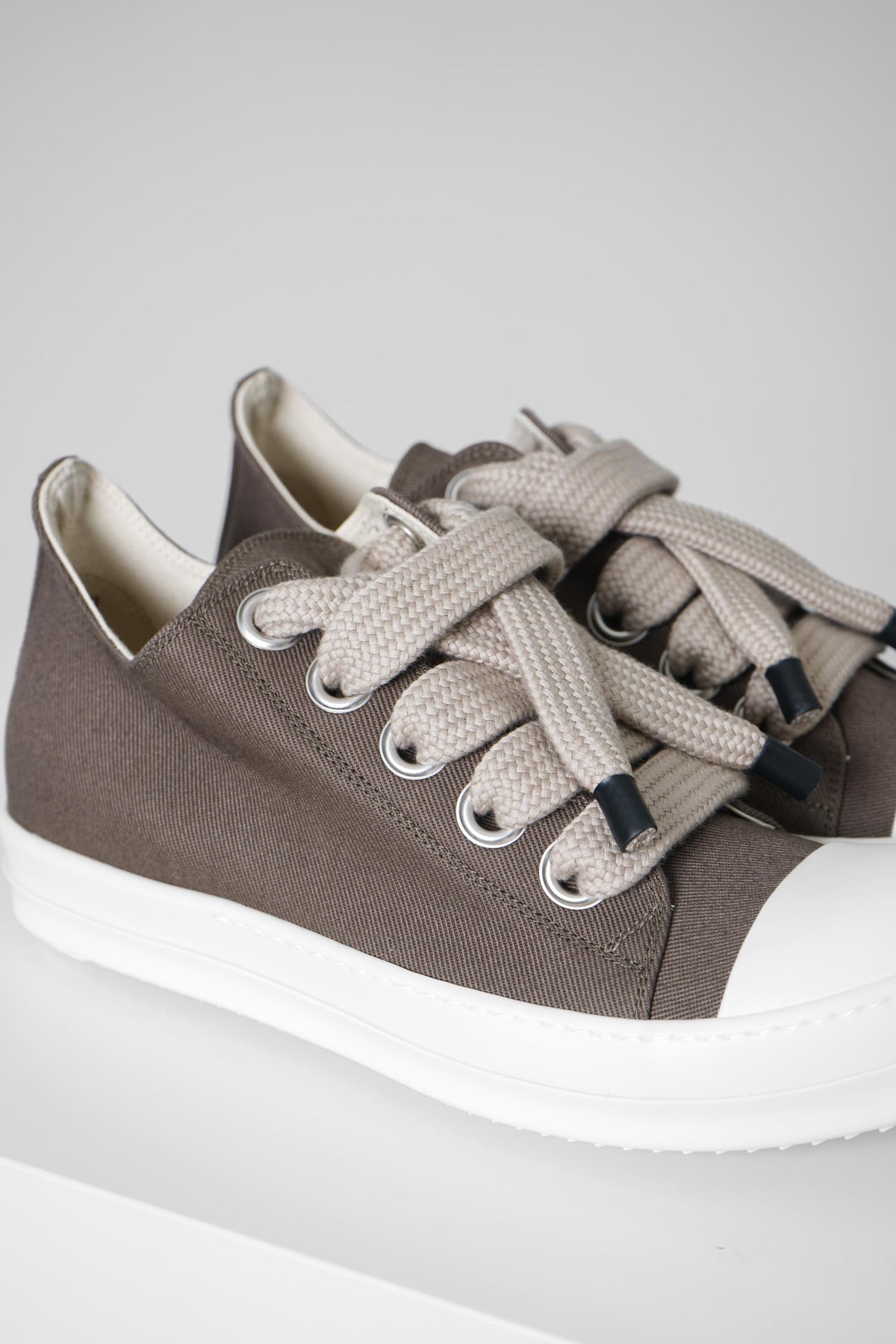 Rick Owens Jumbolace Low Sneaks – Dust/Milk/Milk