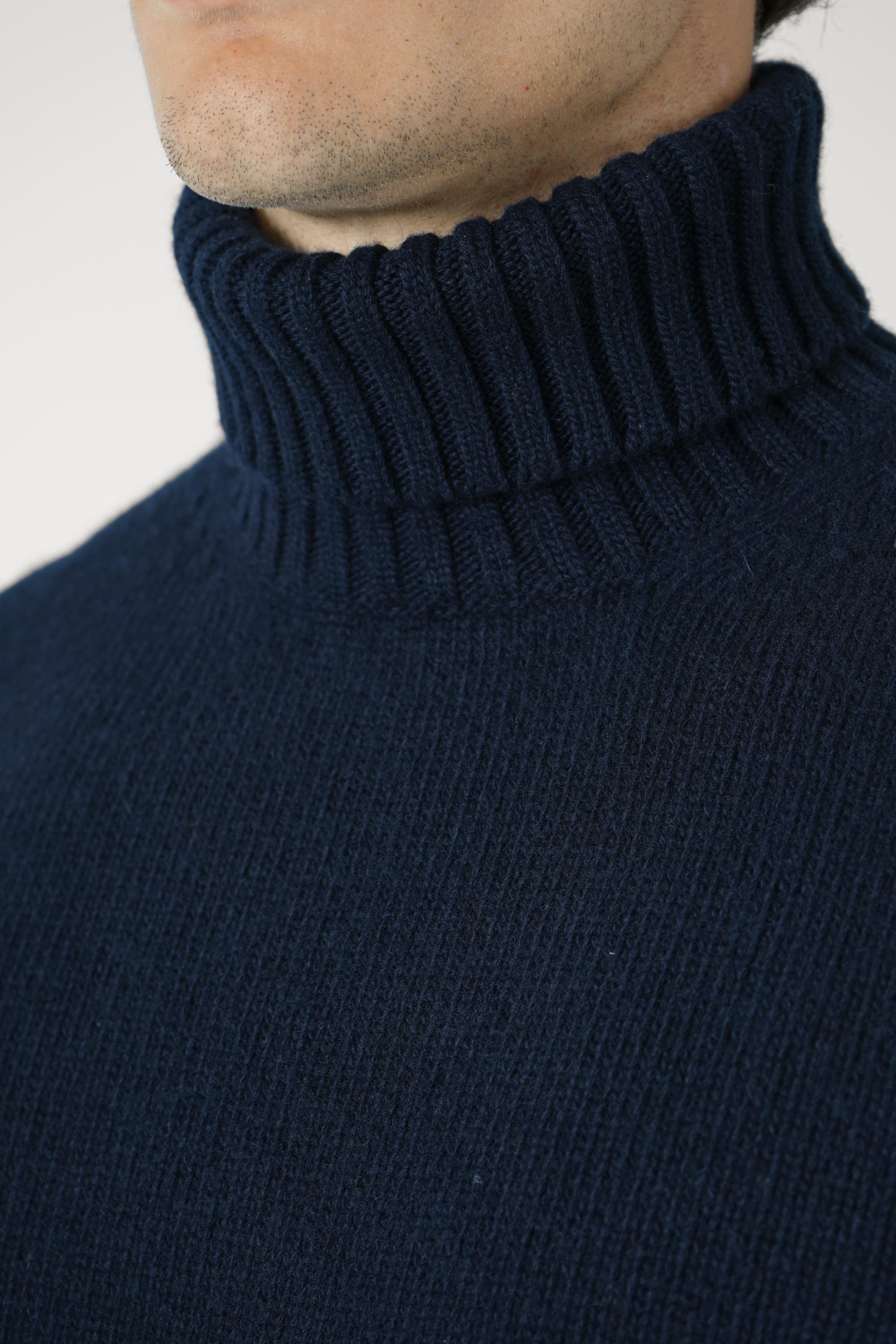 Fedeli Oslo Wool-Cashmere Rollneck Sweater – Navy