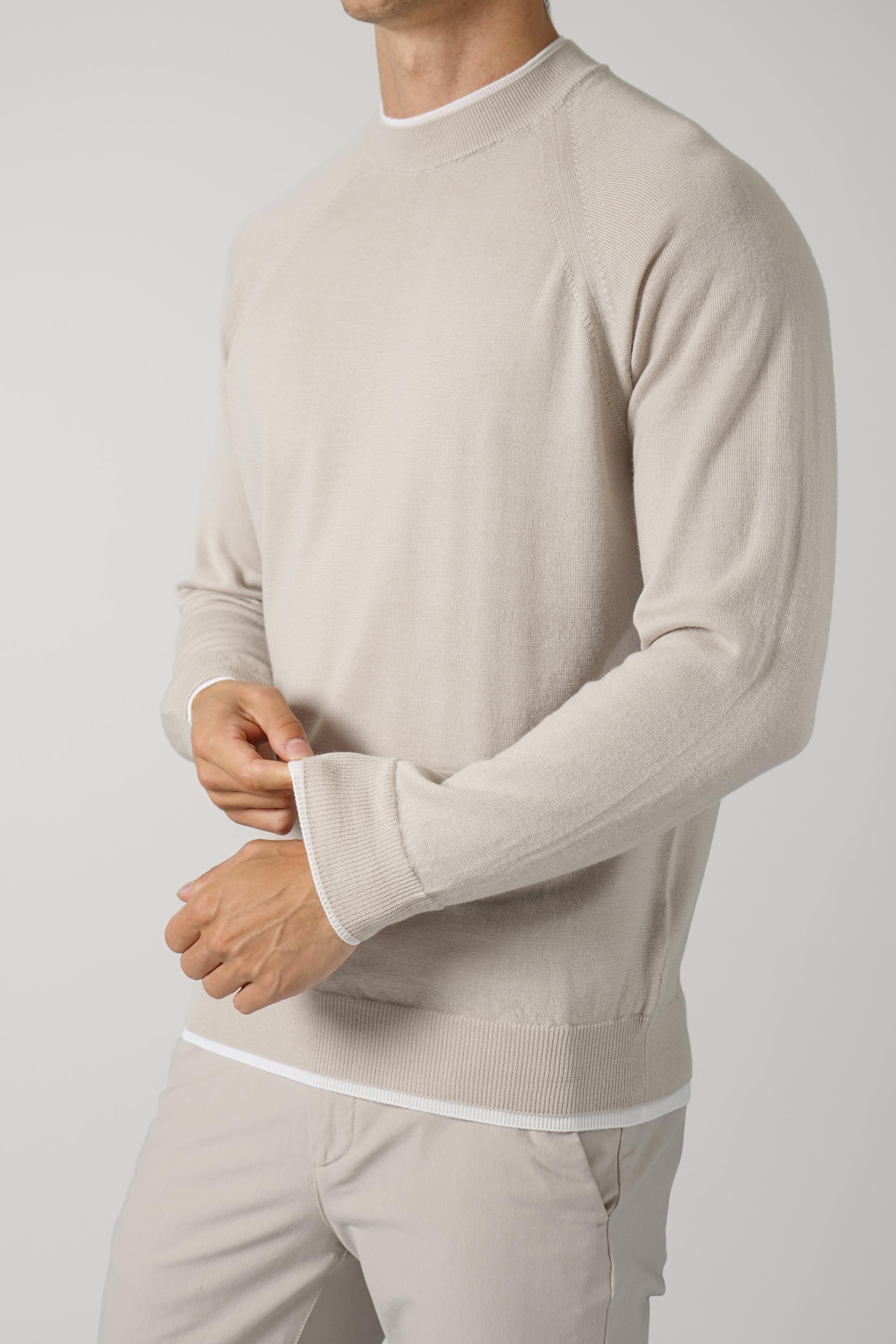 Round Neck Sweater MAG0N037 – Sand and Ivory