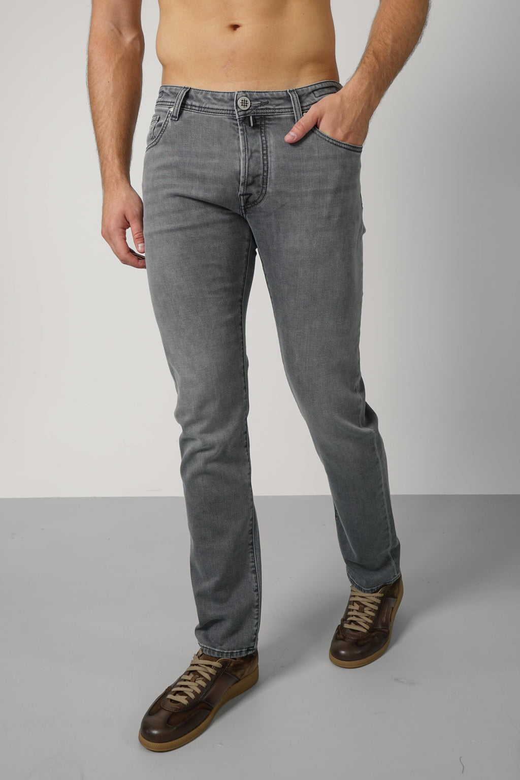 Bard 5-Pocket Slim Fit Jeans – 700D