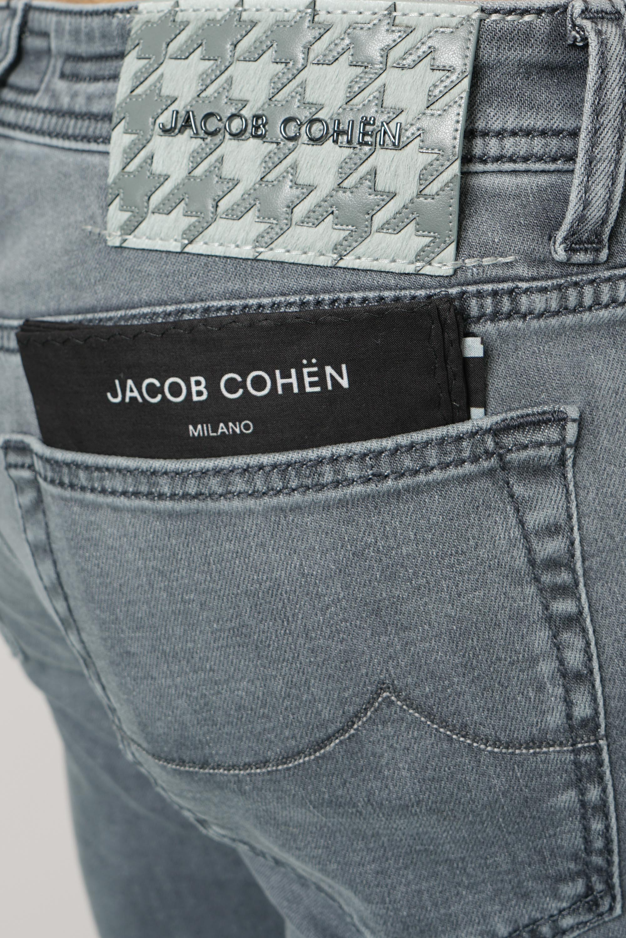 Bard 5-Pocket Slim Fit Jeans – 700D