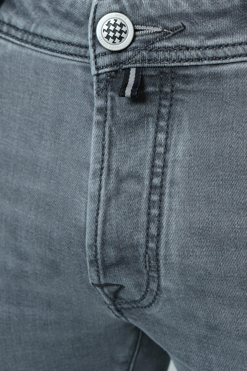 Bard 5-Pocket Slim Fit Jeans – 700D