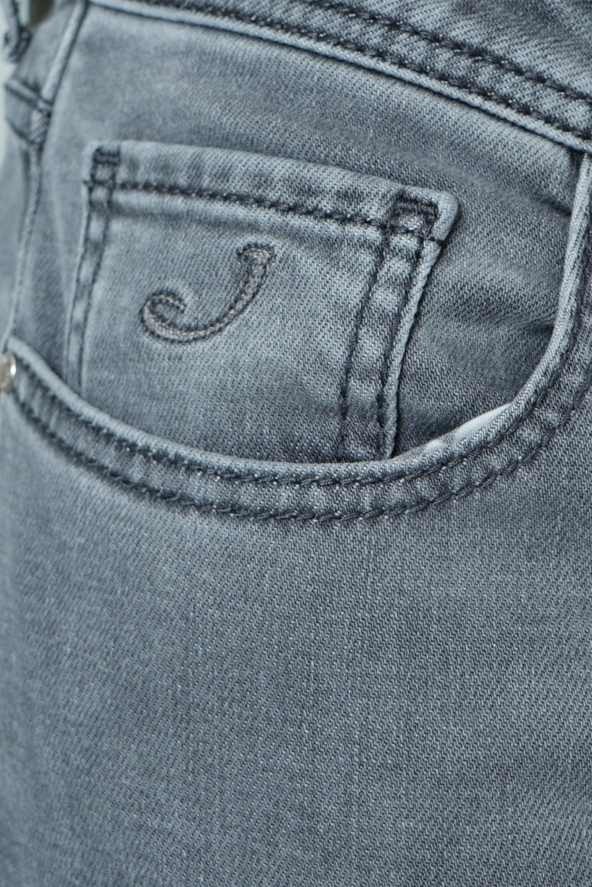 Bard 5-Pocket Slim Fit Jeans – 700D