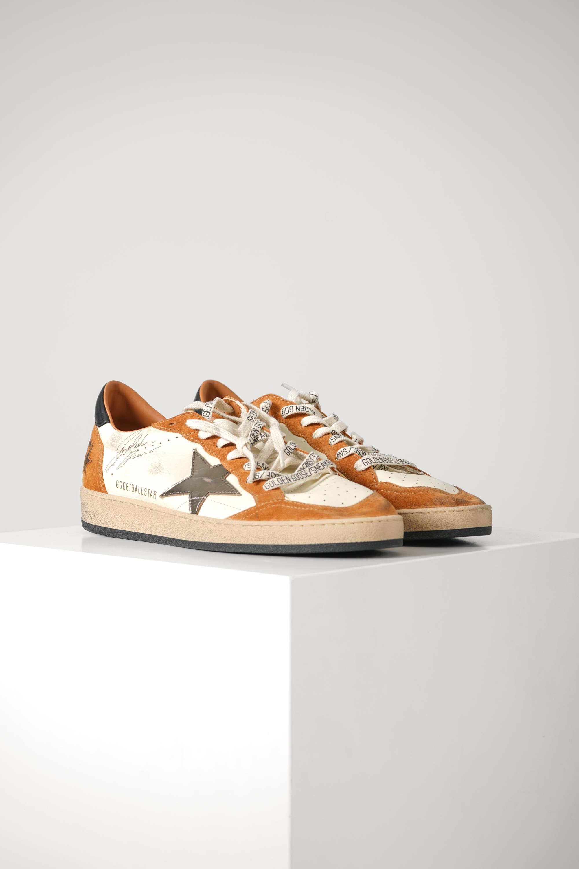 Ballstar Nappa Upper Suede Toe Heel And Spur Laminated Star – White Beige/Warm