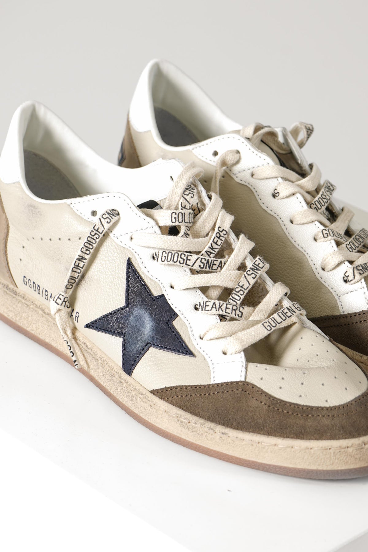 Golden Goose  Ballstar Nappa Upper Suede Toe Nabuk – Cream/White/Light