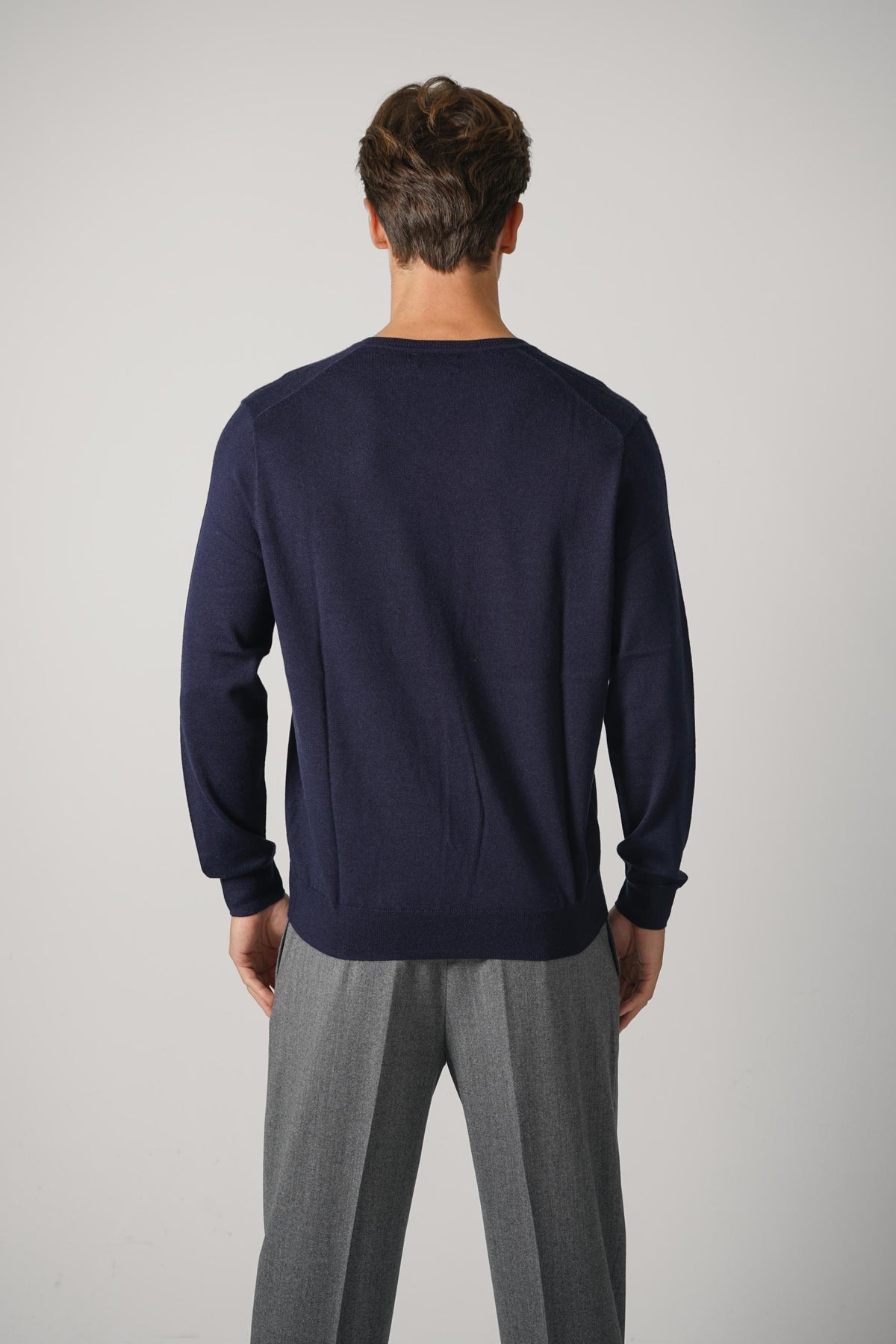 Ralph Lauren Washable Wool V-Neck Sweater – Hunter Navy