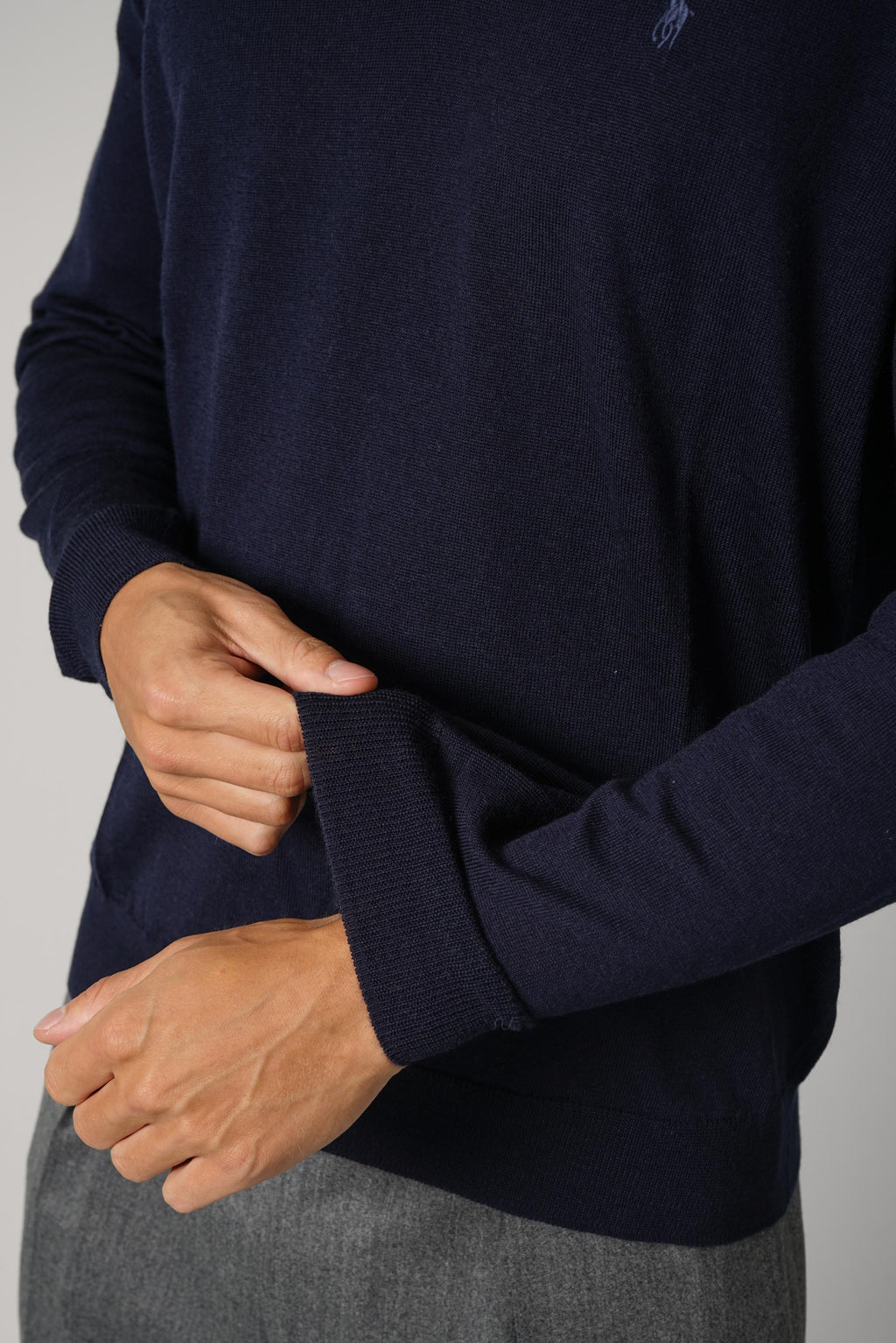 Ralph Lauren Washable Wool V-Neck Sweater – Hunter Navy