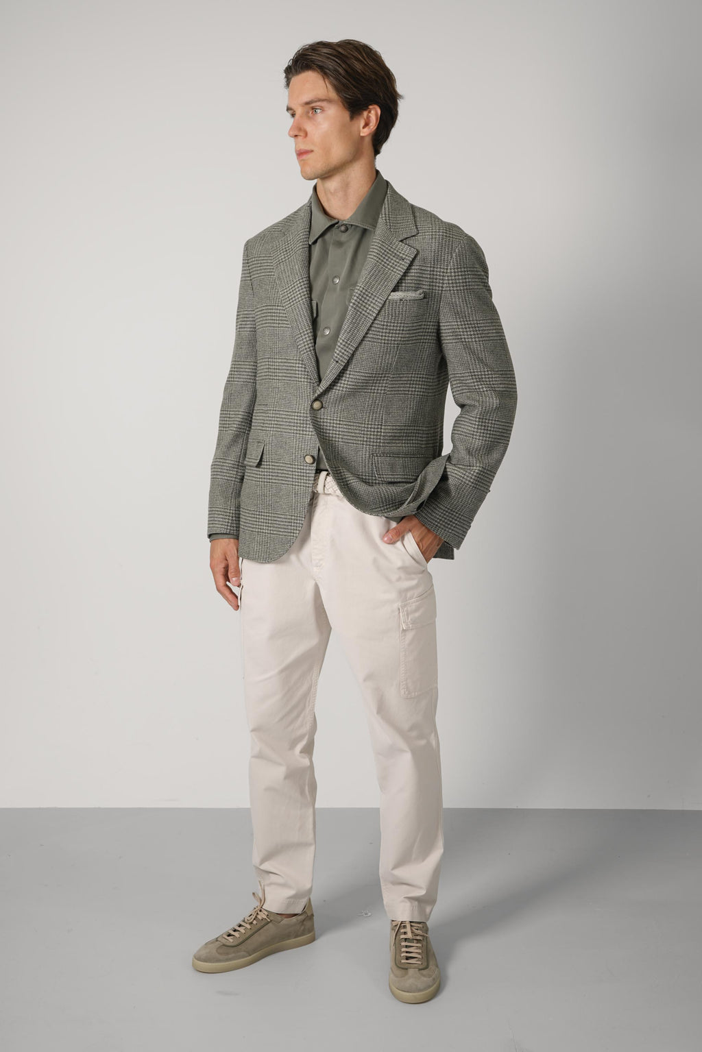 Brunello Cucinelli Trousers with Cargo Pockets Beige